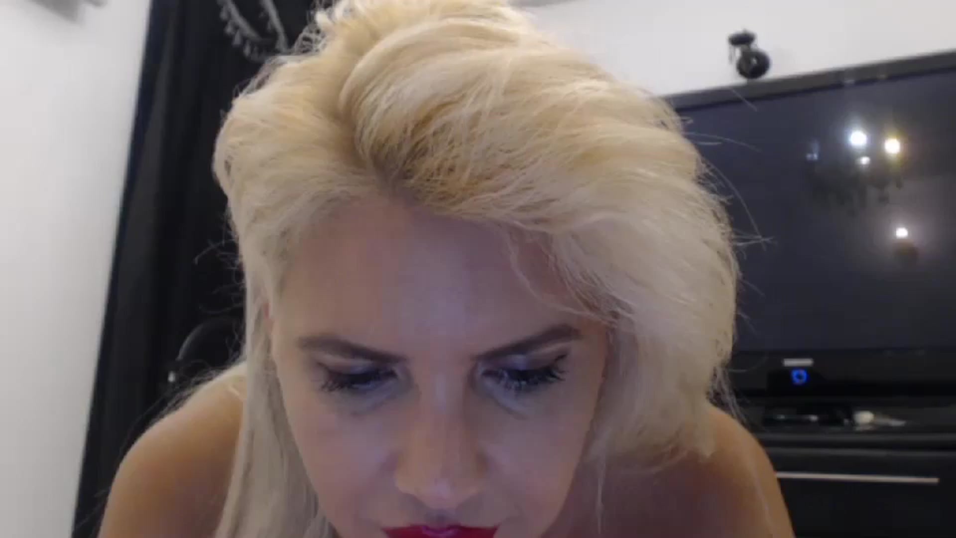 Gallery image thumbnail from Dulcineaa's myfreecams stream on, 07/23/2023, 22:52 image 14 of 20