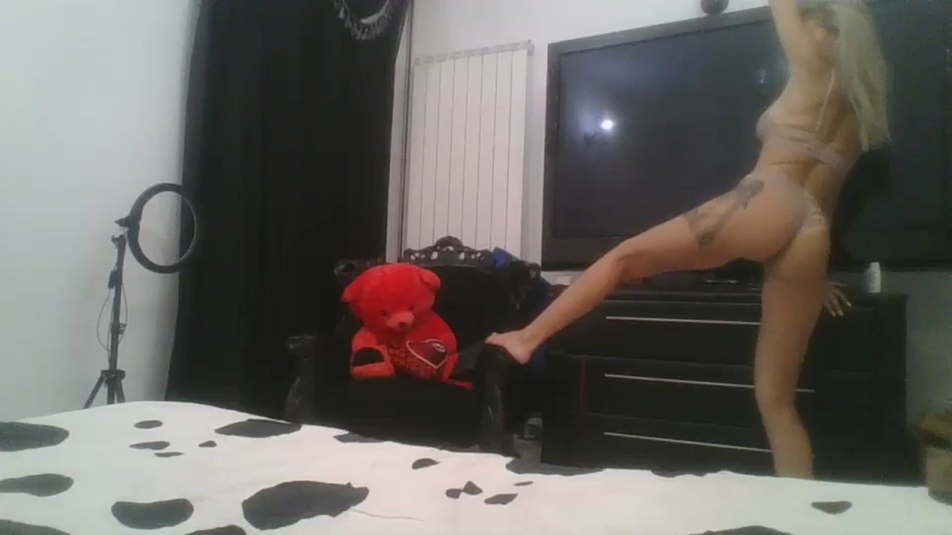 Gallery image thumbnail from Dulcineaa's myfreecams stream on, 07/26/2023, 22:49 image 6 of 20