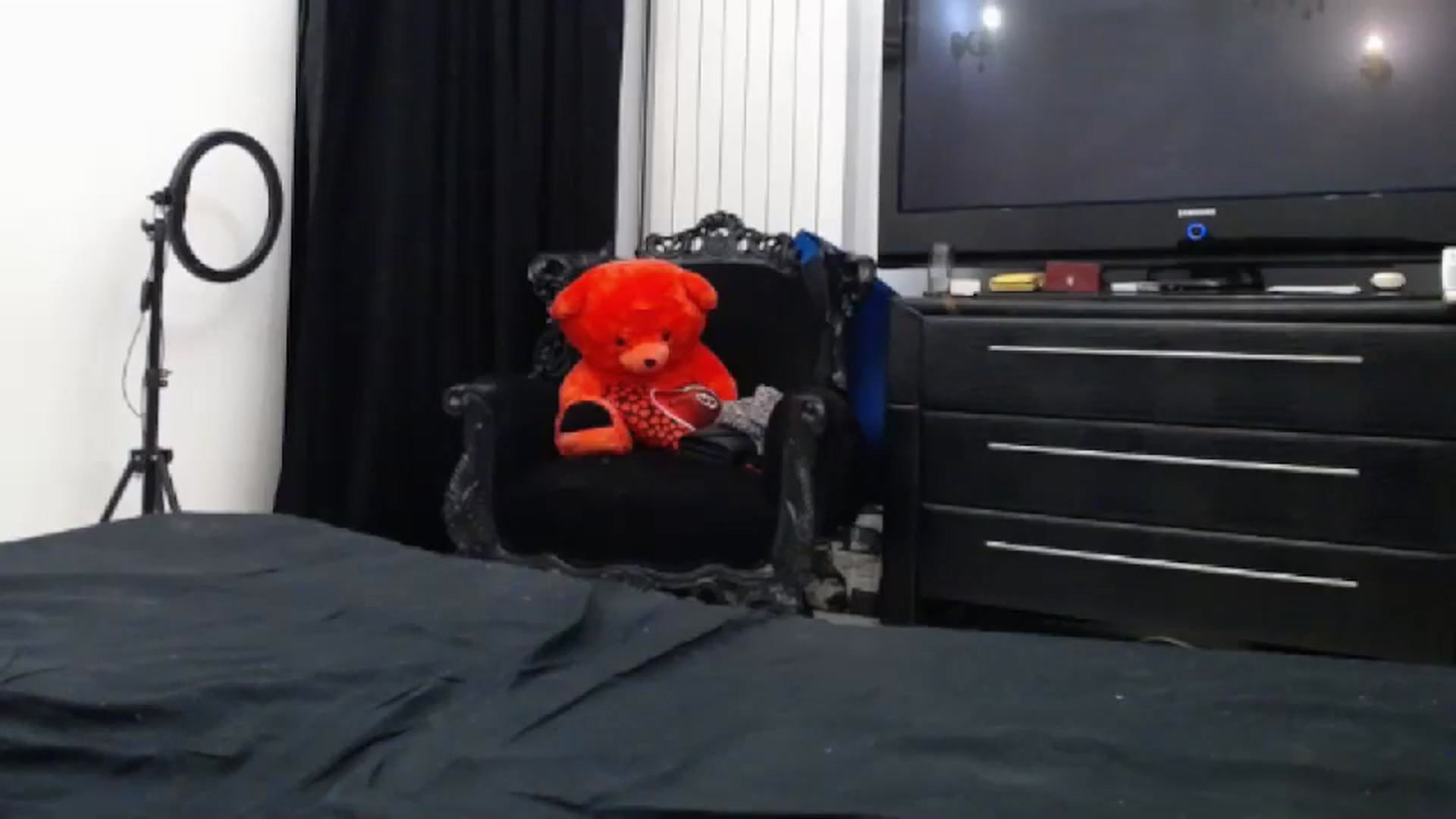 Gallery image thumbnail from Dulcineaa's myfreecams stream on, 07/30/2023, 23:53 image 14 of 20
