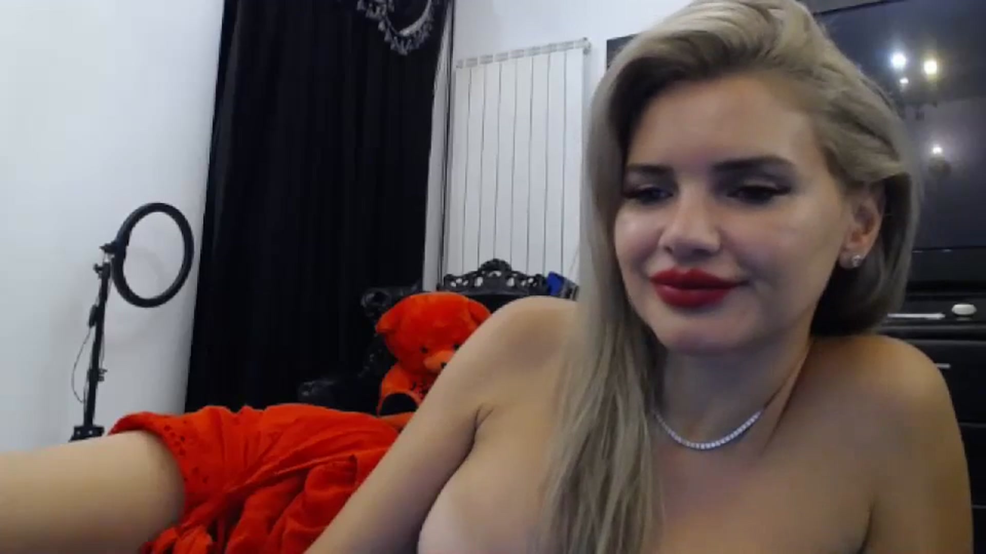 Gallery image thumbnail from Dulcineaa's myfreecams stream on, 07/30/2023, 23:53 image 7 of 20