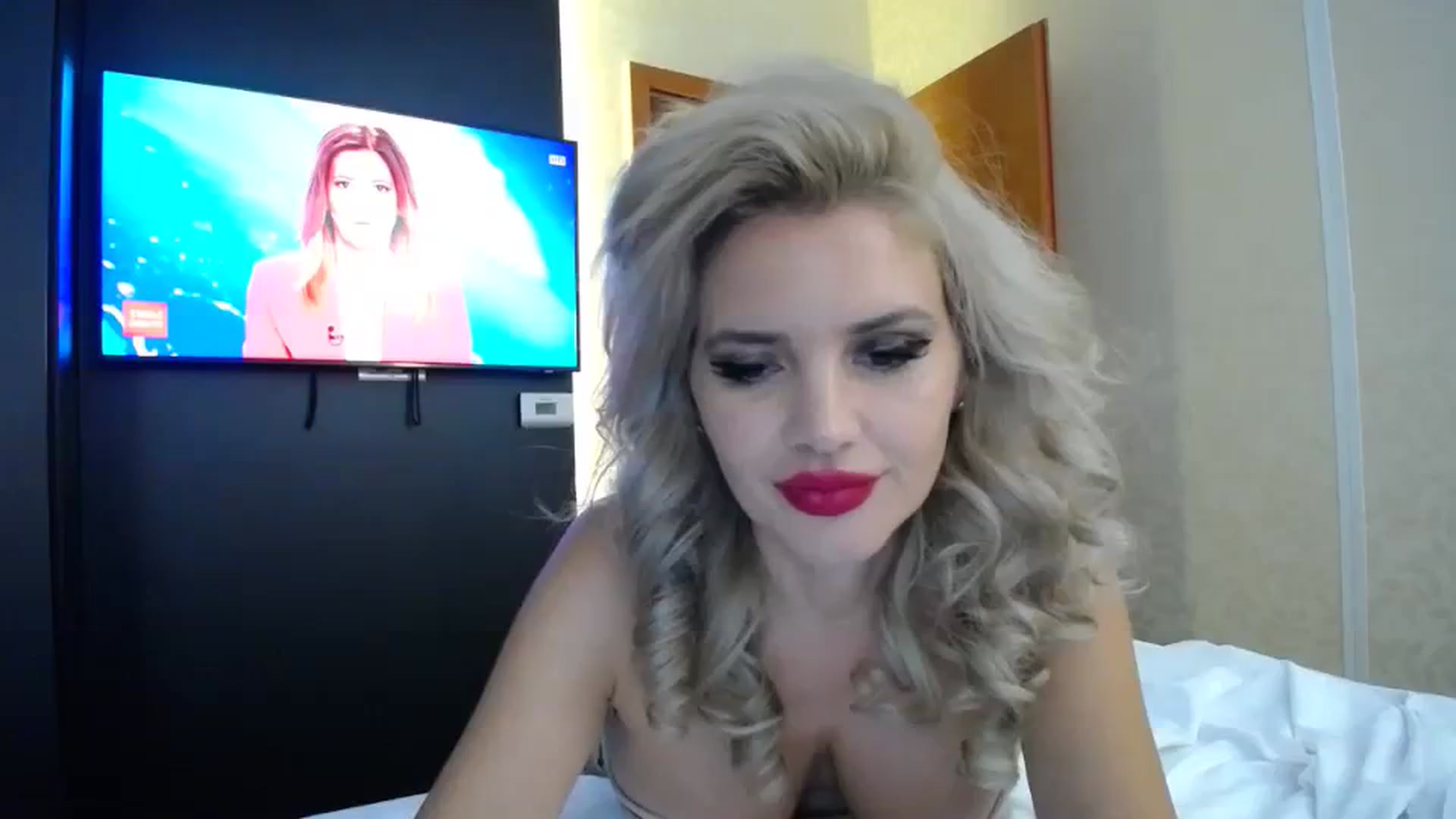 Gallery image thumbnail from Dulcineaa's myfreecams stream on, 08/02/2023, 21:17 image 1 of 20