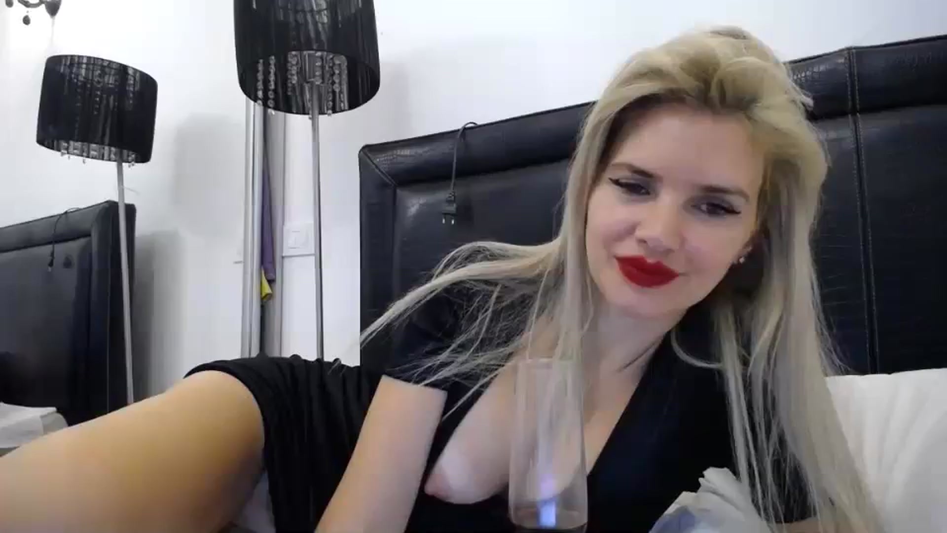 Gallery image thumbnail from Dulcineaa's myfreecams stream on, 08/09/2023, 21:55 image 1 of 20