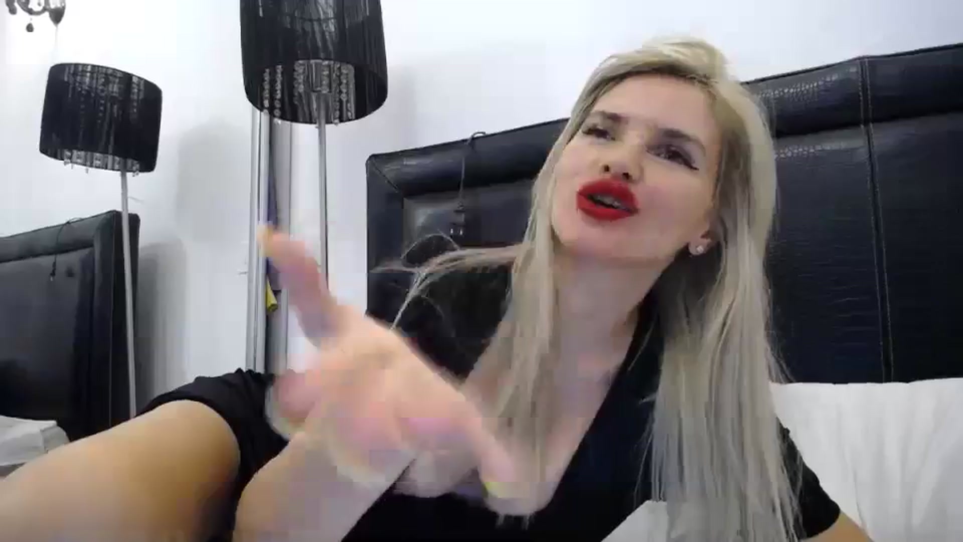Gallery image thumbnail from Dulcineaa's myfreecams stream on, 08/09/2023, 21:55 image 4 of 20
