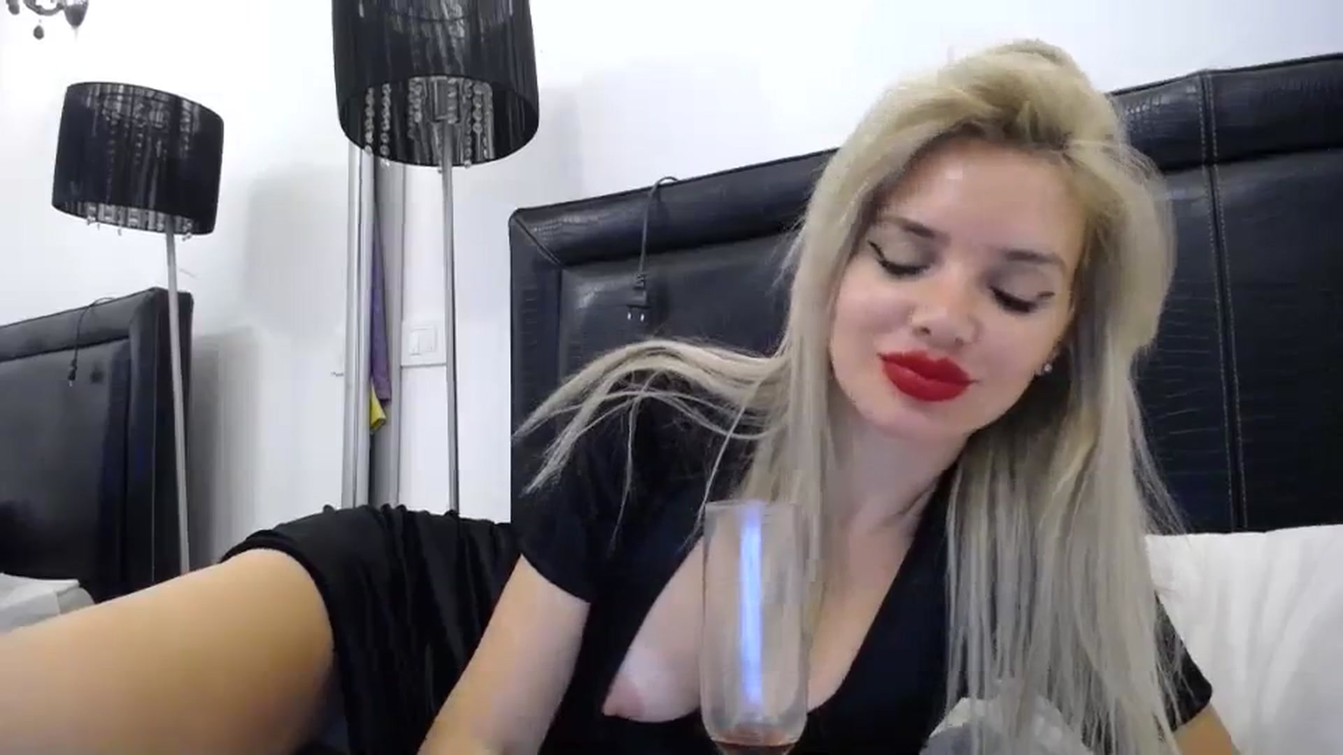 Gallery image thumbnail from Dulcineaa's myfreecams stream on, 08/09/2023, 21:55 image 3 of 20