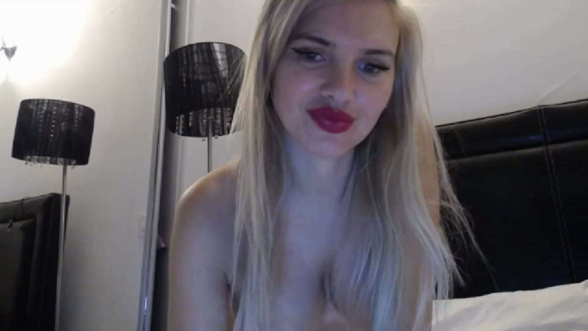 Gallery image thumbnail from Dulcineaa's myfreecams stream on, 08/10/2023, 22:39 image 11 of 20
