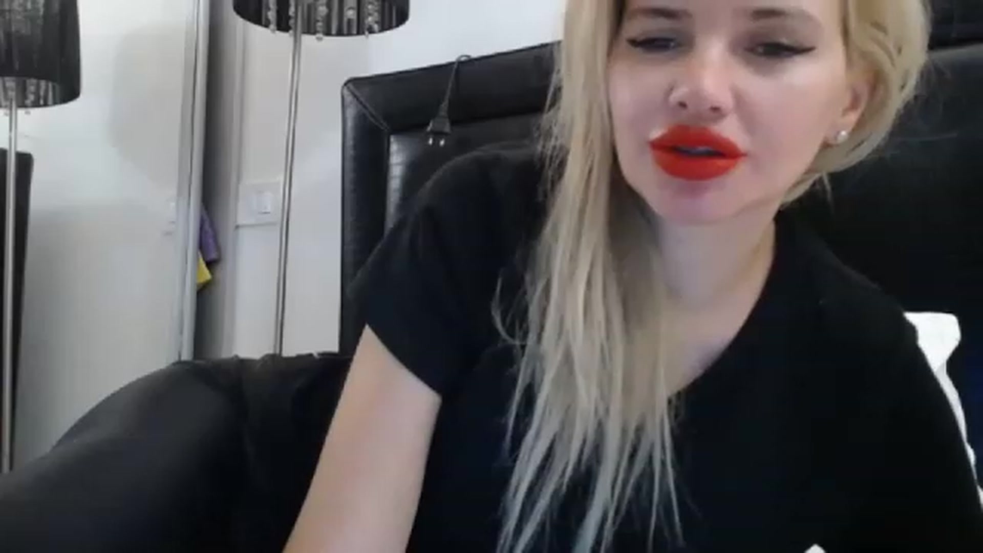 Gallery image thumbnail from Dulcineaa's myfreecams stream on, 08/13/2023, 22:32 image 14 of 20