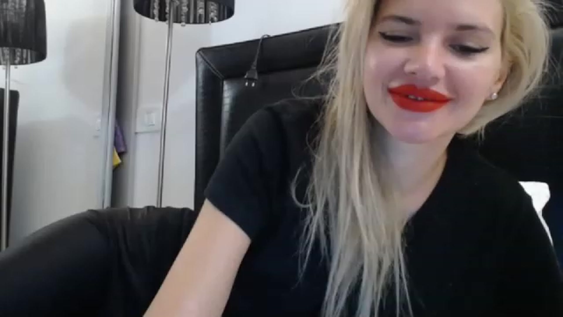 Gallery image thumbnail from Dulcineaa's myfreecams stream on, 08/13/2023, 22:32 image 15 of 20