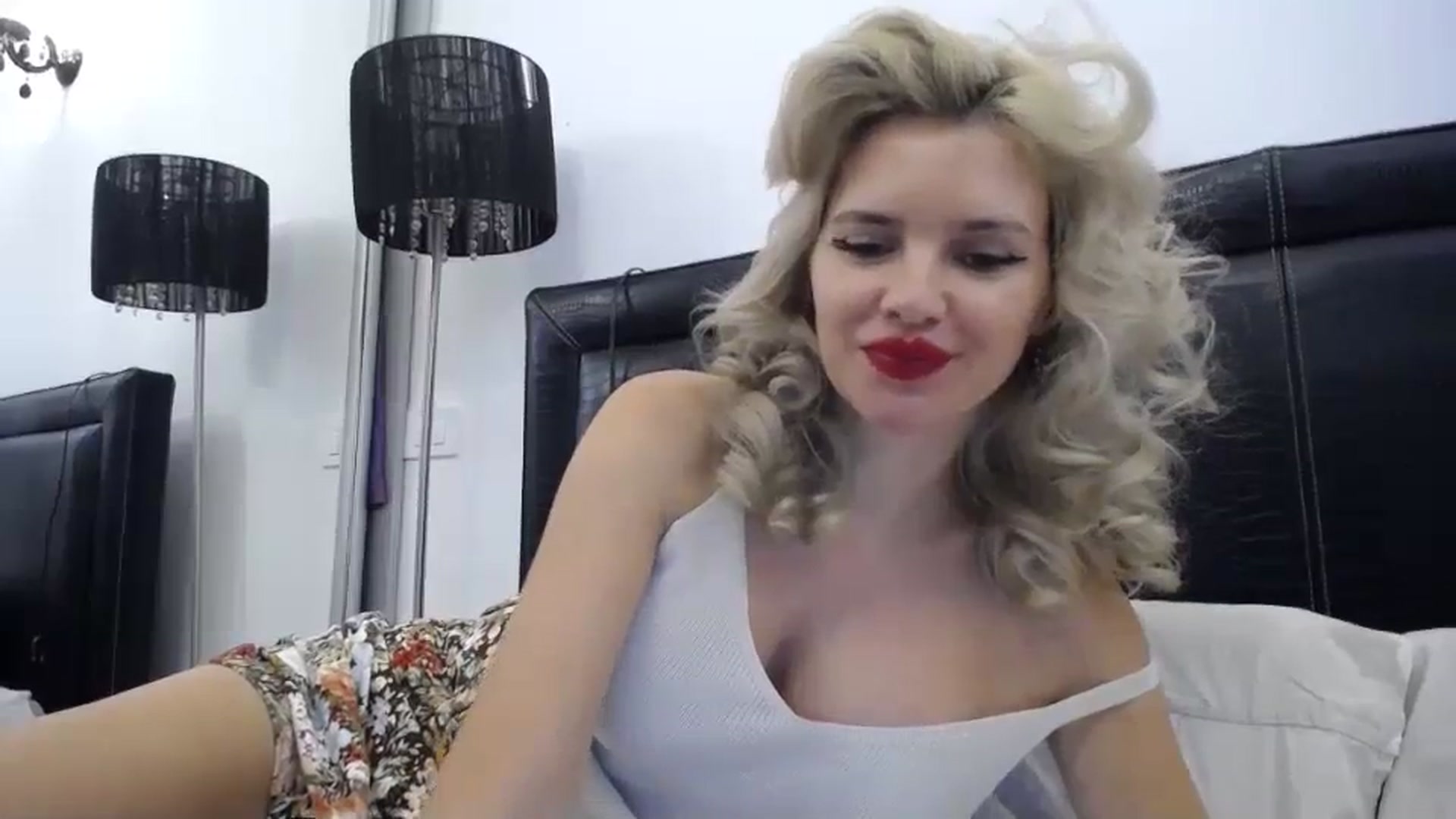 Gallery image thumbnail from Dulcineaa's myfreecams stream on, 08/19/2023, 21:38 image 19 of 20