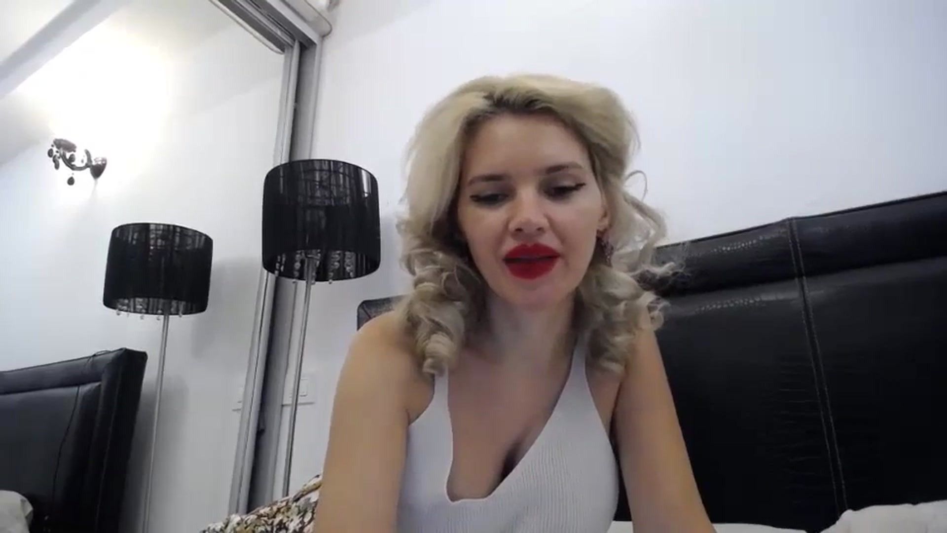 Gallery image thumbnail from Dulcineaa's myfreecams stream on, 08/19/2023, 21:38 image 15 of 20