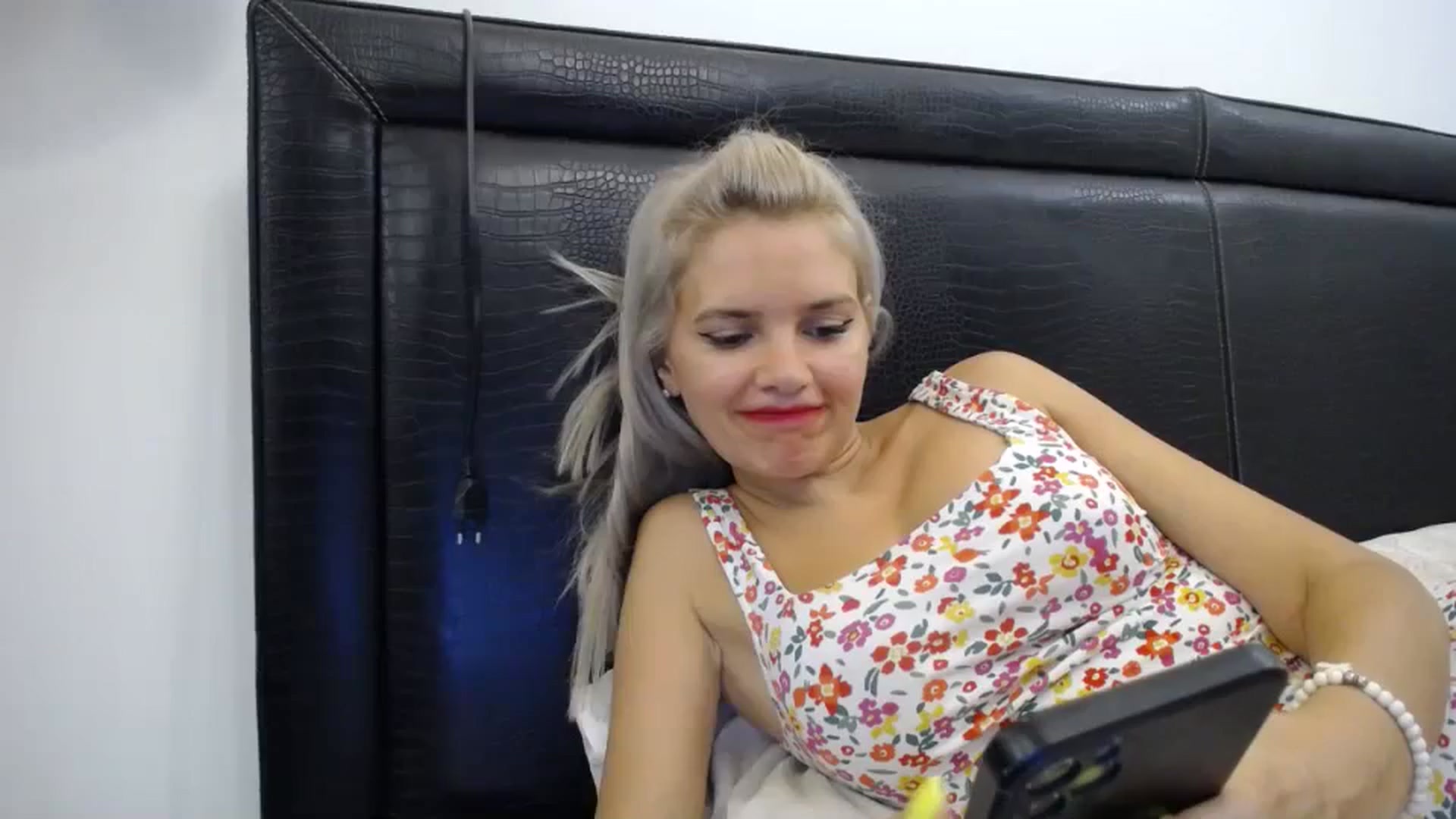 Gallery image thumbnail from Dulcineaa's myfreecams stream on, 08/24/2023, 23:39 image 8 of 20