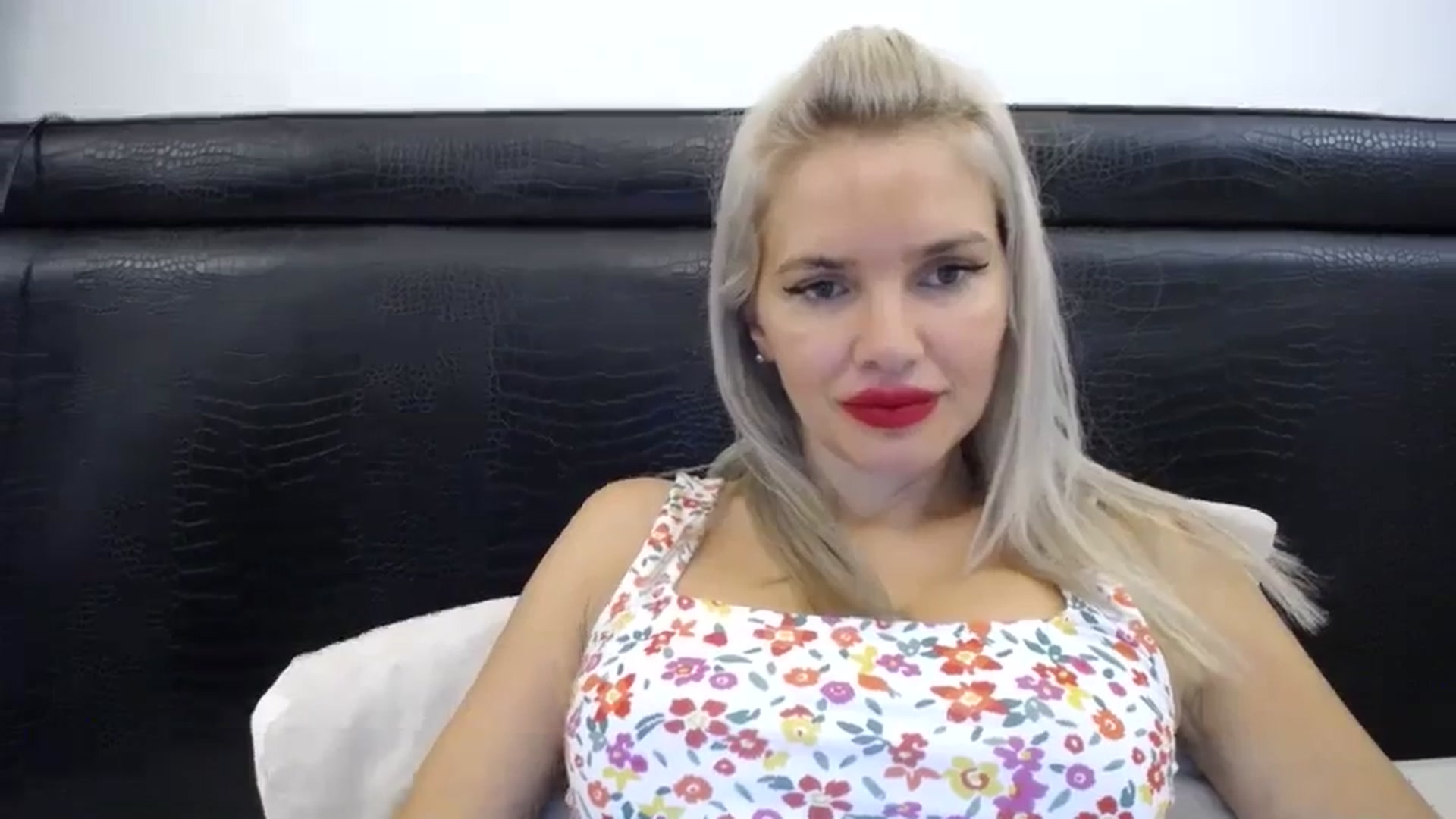 Gallery image thumbnail from Dulcineaa's myfreecams stream on, 08/24/2023, 23:39 image 10 of 20