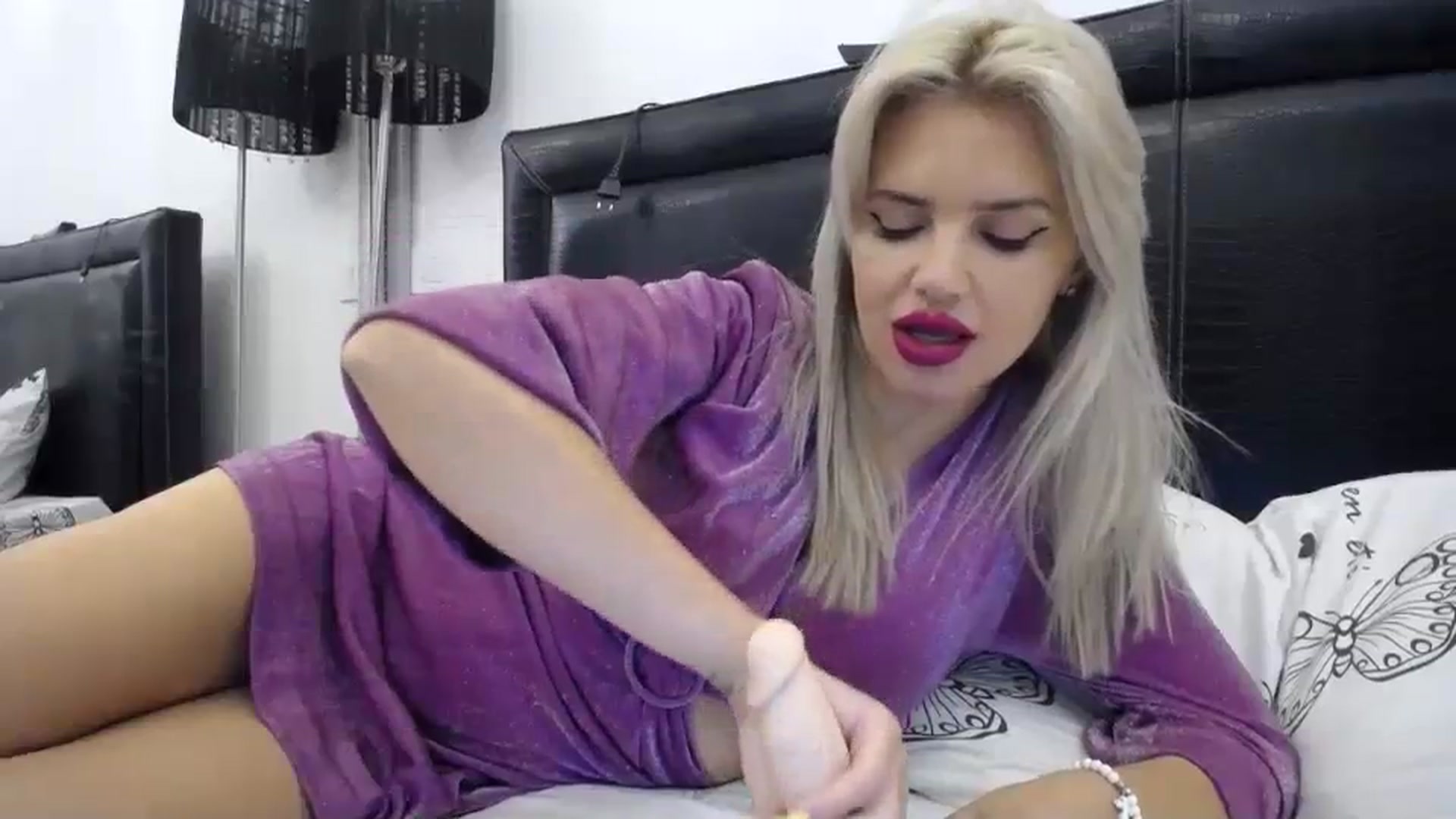 Gallery image thumbnail from Dulcineaa's myfreecams stream on, 08/30/2023, 21:39 image 12 of 20