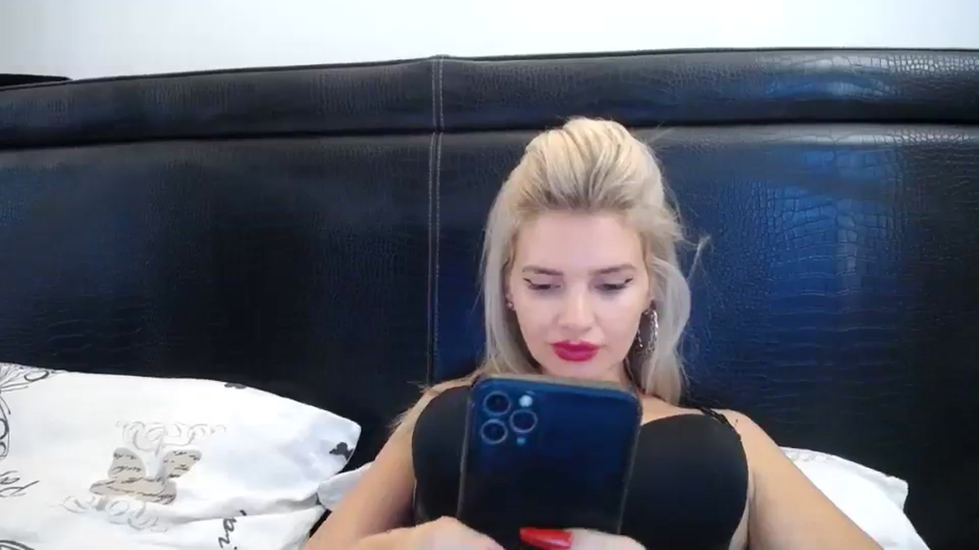 Gallery image thumbnail from Dulcineaa's myfreecams stream on, 09/01/2023, 14:43 image 11 of 20