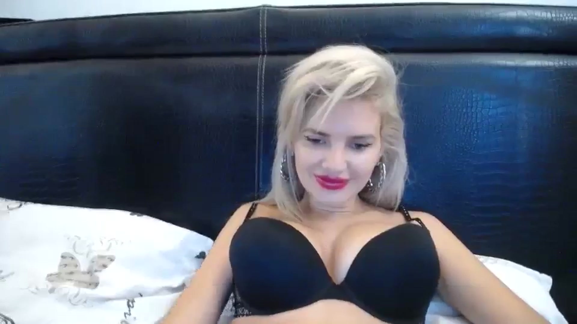 Gallery image thumbnail from Dulcineaa's myfreecams stream on, 09/01/2023, 14:43 image 4 of 20