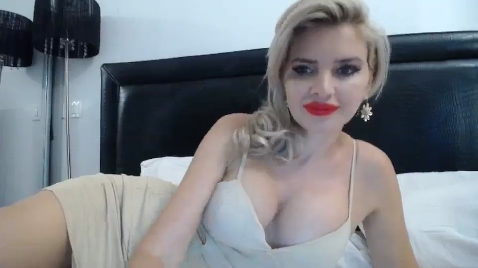 Gallery image thumbnail from Dulcineaa's myfreecams stream on, 09/10/2023, 15:20 image 16 of 20