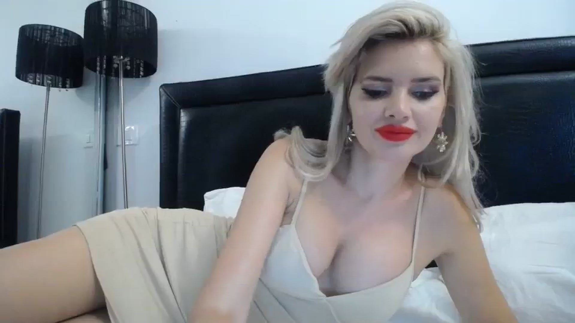 Gallery image thumbnail from Dulcineaa's myfreecams stream on, 09/10/2023, 15:20 image 8 of 20