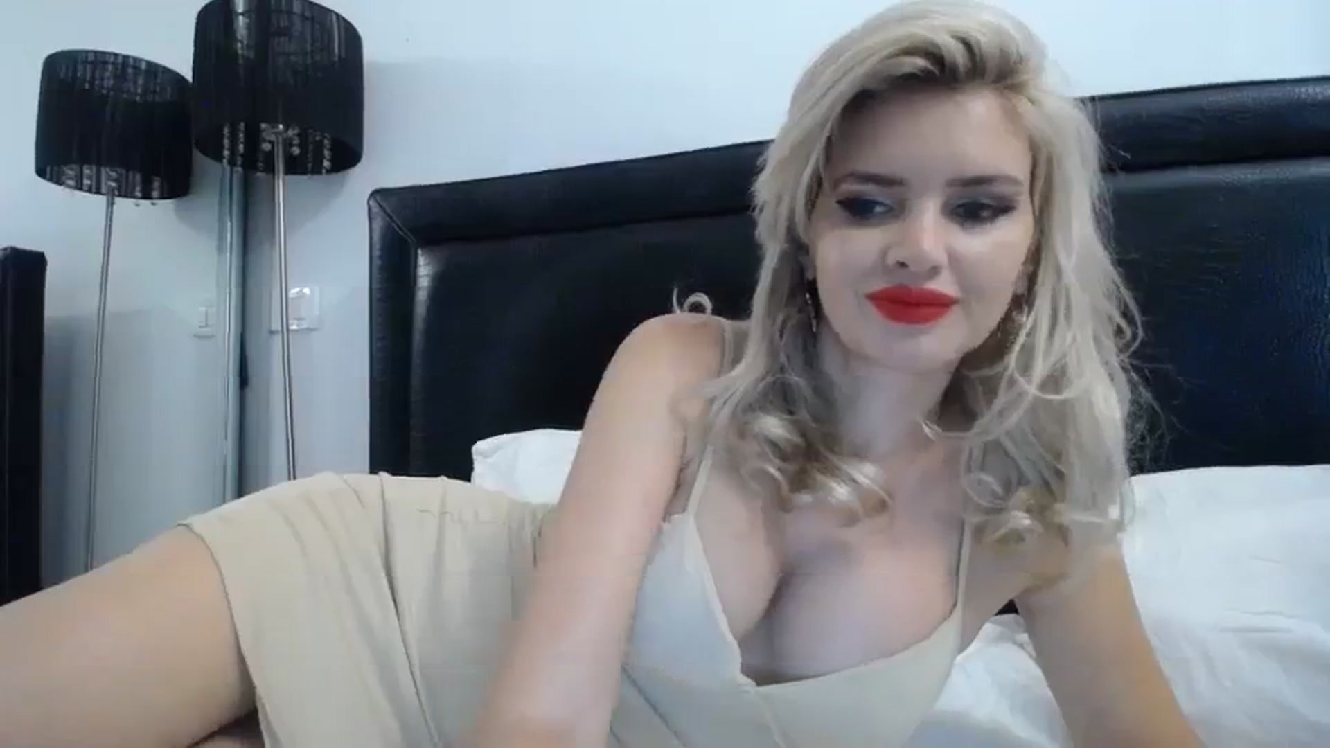 Gallery image thumbnail from Dulcineaa's myfreecams stream on, 09/10/2023, 15:20 image 11 of 20
