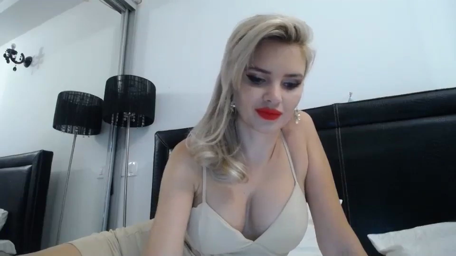 Gallery image thumbnail from Dulcineaa's myfreecams stream on, 09/10/2023, 15:20 image 17 of 20