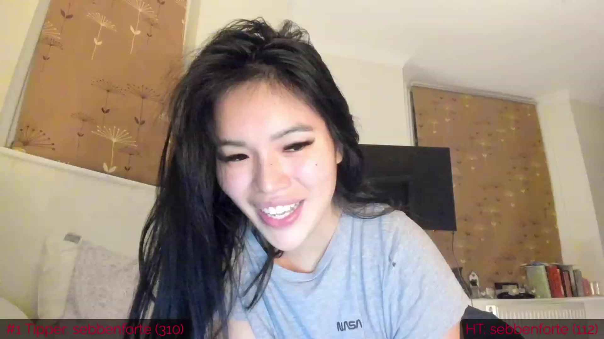 Gallery image thumbnail from DumplingHyuga's myfreecams stream on, 01/27/2023, 21:24 image 12 of 20