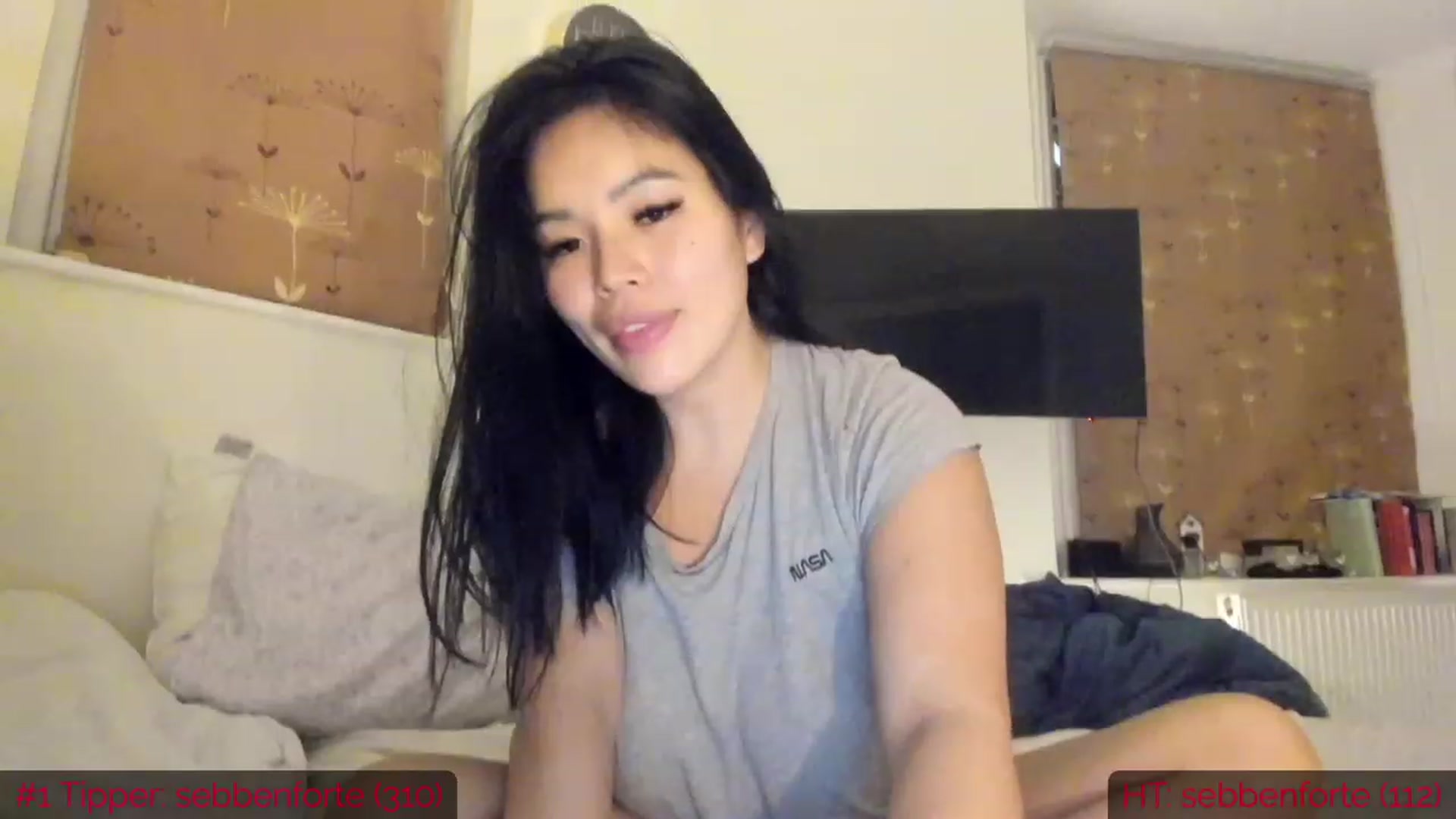 Gallery image thumbnail from DumplingHyuga's myfreecams stream on, 01/27/2023, 21:24 image 9 of 20