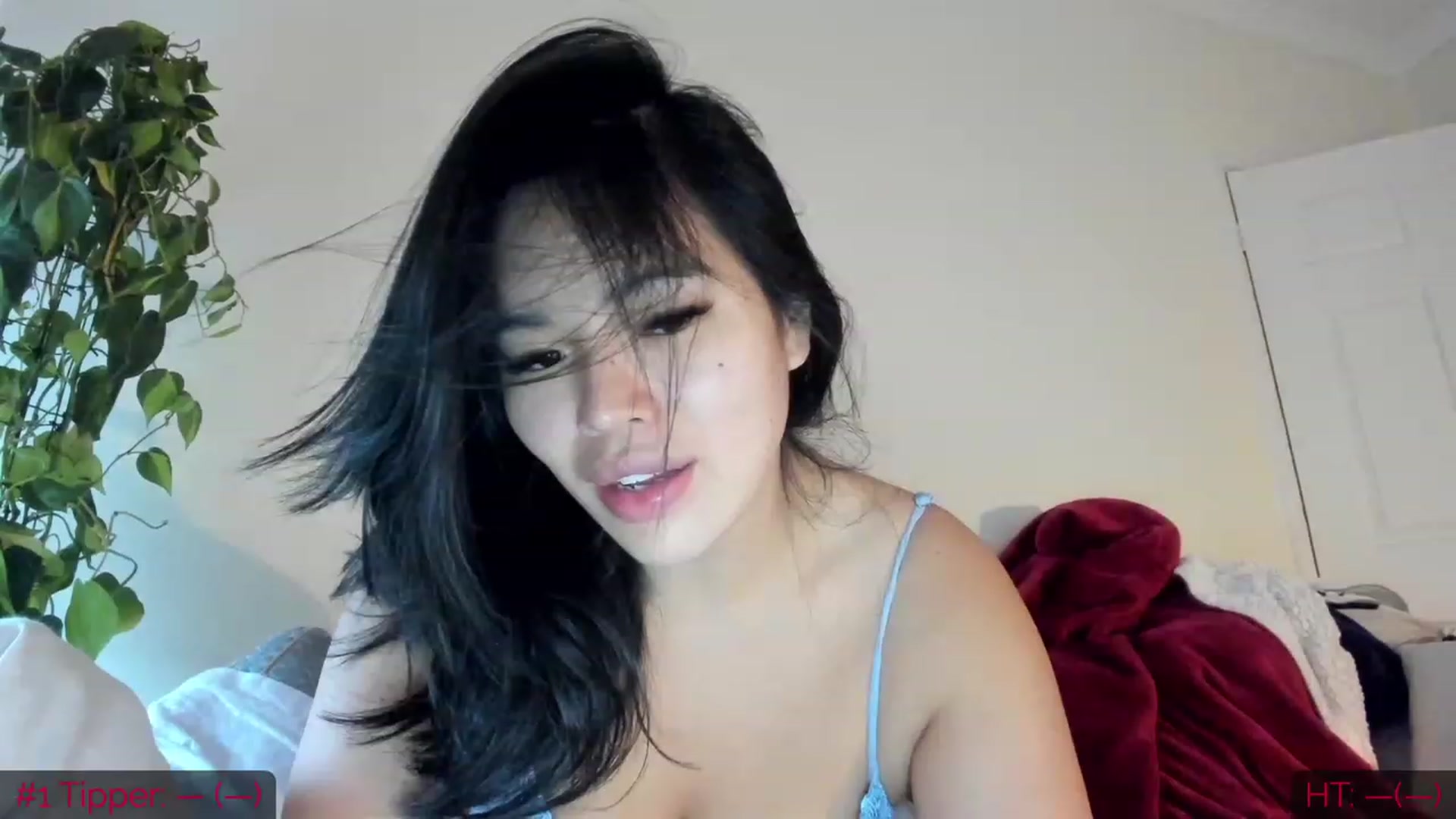 Gallery image thumbnail from DumplingHyuga's myfreecams stream on, 03/08/2023, 18:41 image 3 of 20