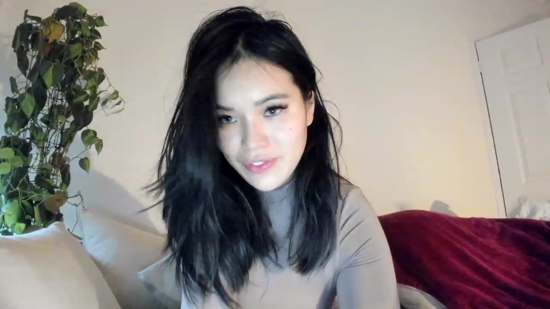 Gallery image thumbnail from DumplingHyuga's myfreecams stream on, 04/06/2023, 16:47 image 14 of 20