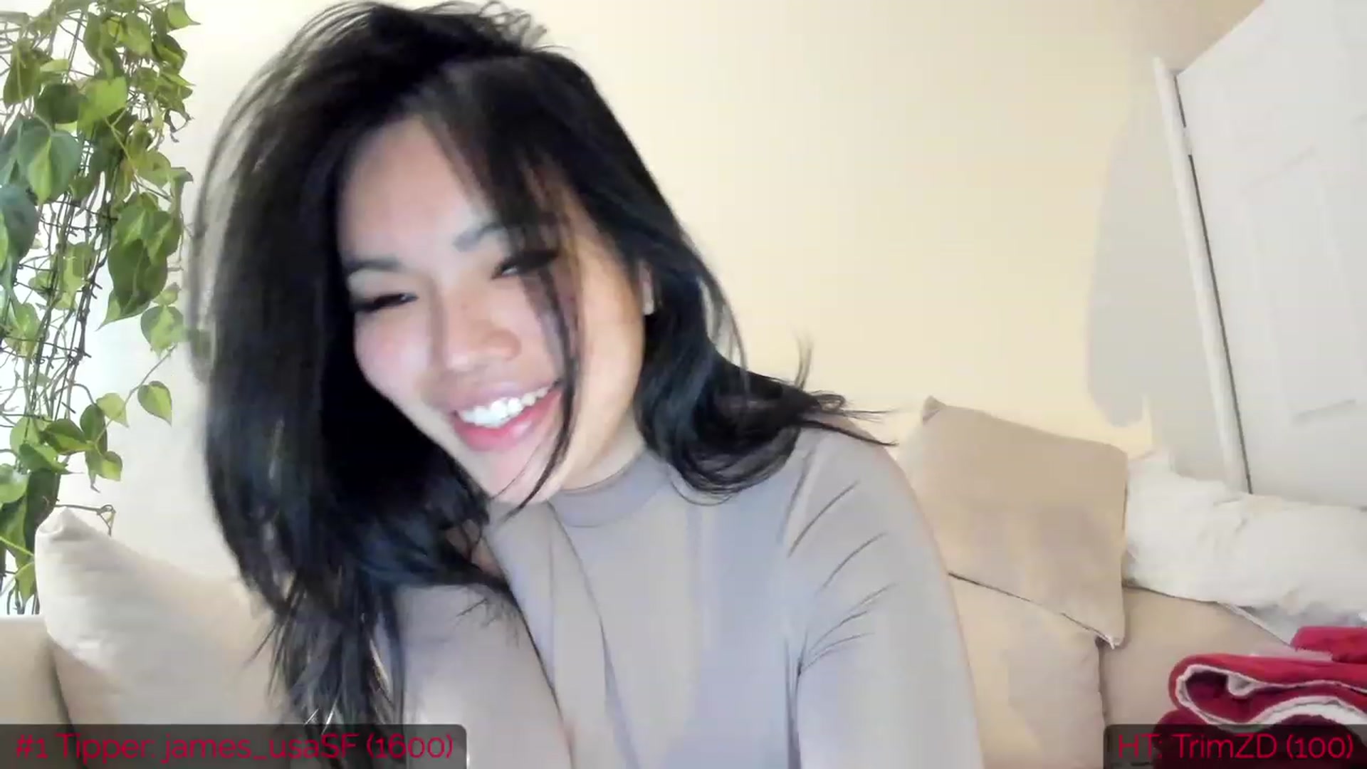 Gallery image thumbnail from DumplingHyuga's myfreecams stream on, 04/08/2023, 17:45 image 7 of 20