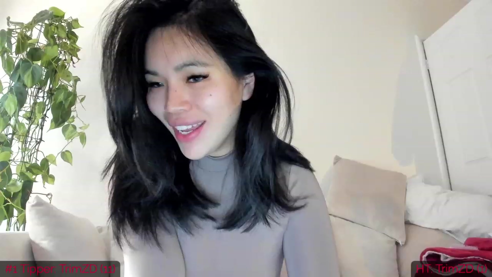Gallery image thumbnail from DumplingHyuga's myfreecams stream on, 04/08/2023, 17:45 image 2 of 20