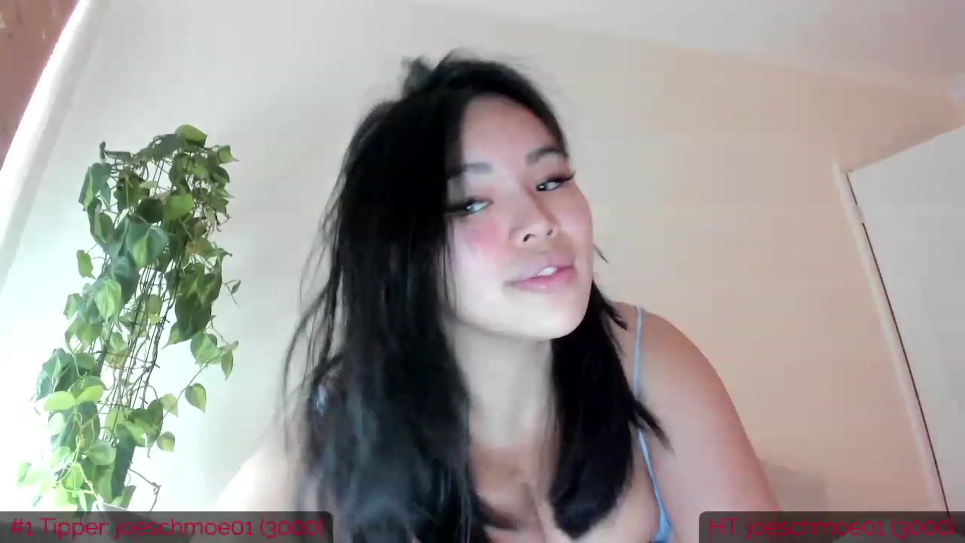 Gallery image thumbnail from DumplingHyuga's myfreecams stream on, 04/12/2023, 17:06 image 15 of 20