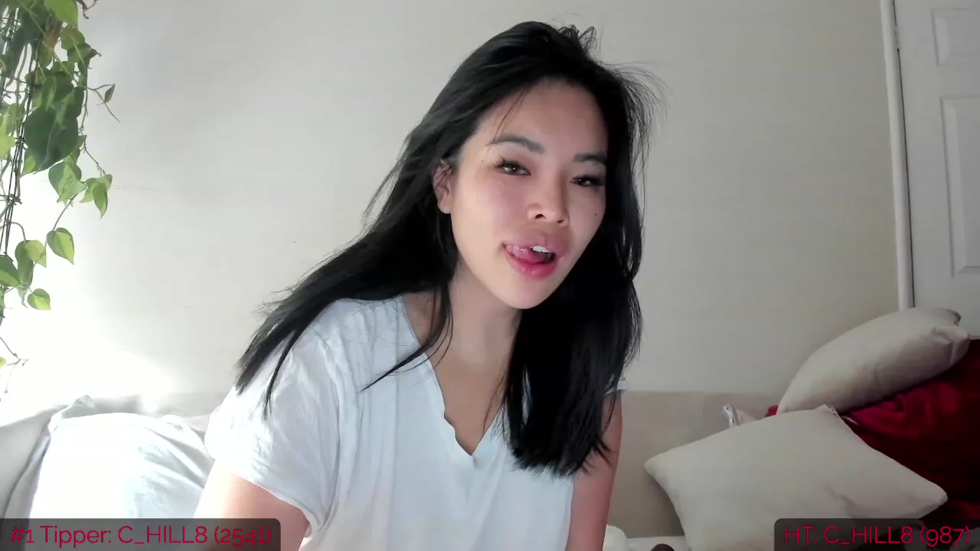 Gallery image thumbnail from DumplingHyuga's myfreecams stream on, 04/26/2023, 14:52 image 14 of 20