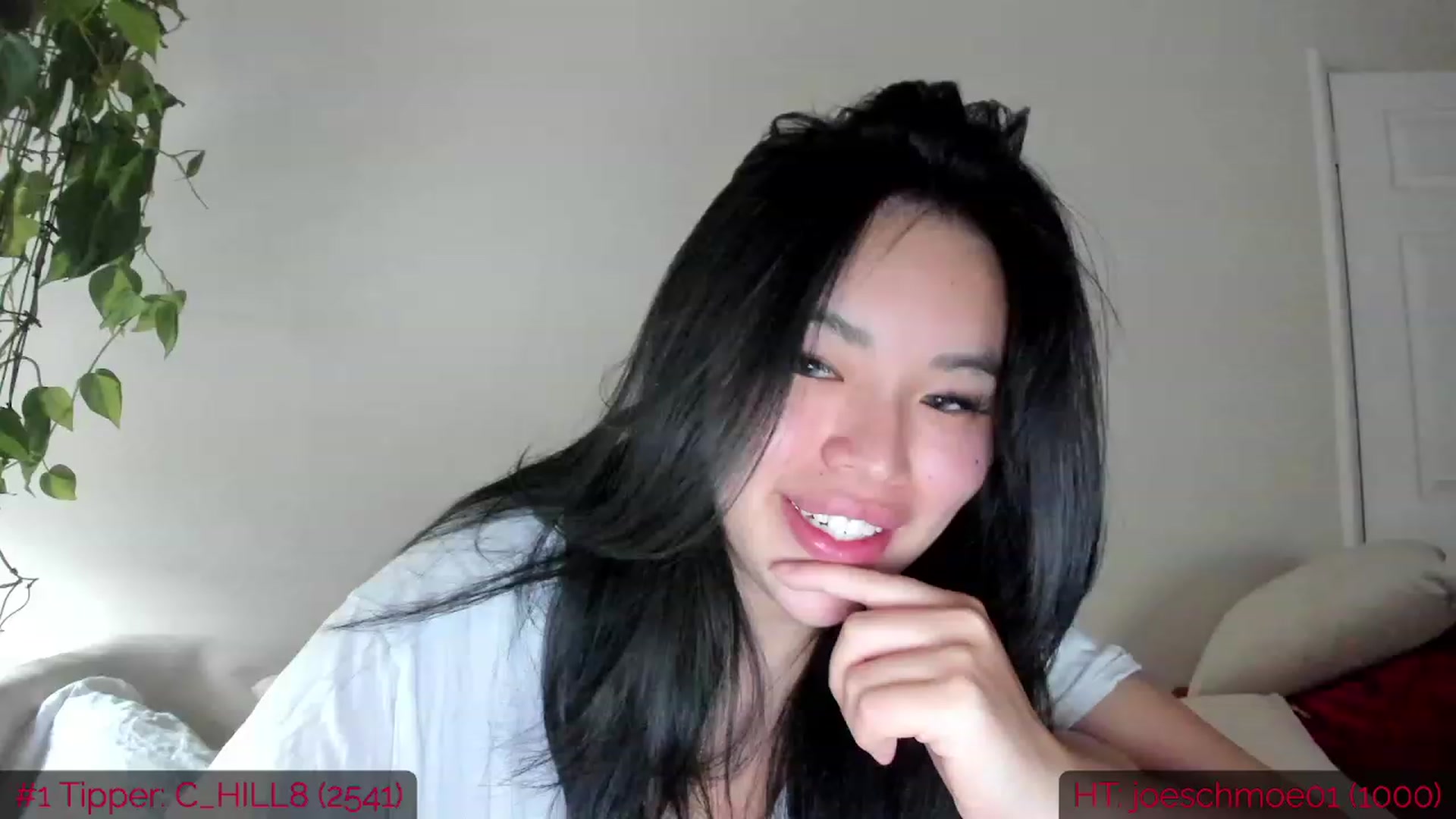 Gallery image thumbnail from DumplingHyuga's myfreecams stream on, 04/26/2023, 15:32 image 15 of 20