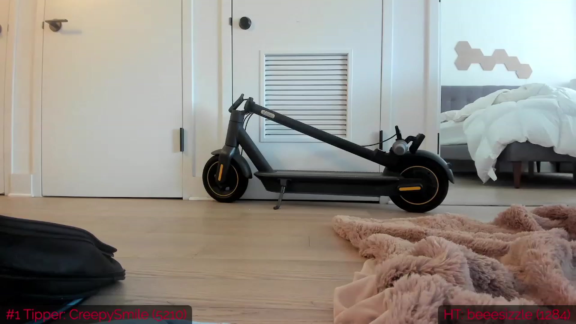 Gallery image thumbnail from DumplingHyuga's myfreecams stream on, 06/20/2023, 21:31 image 12 of 20