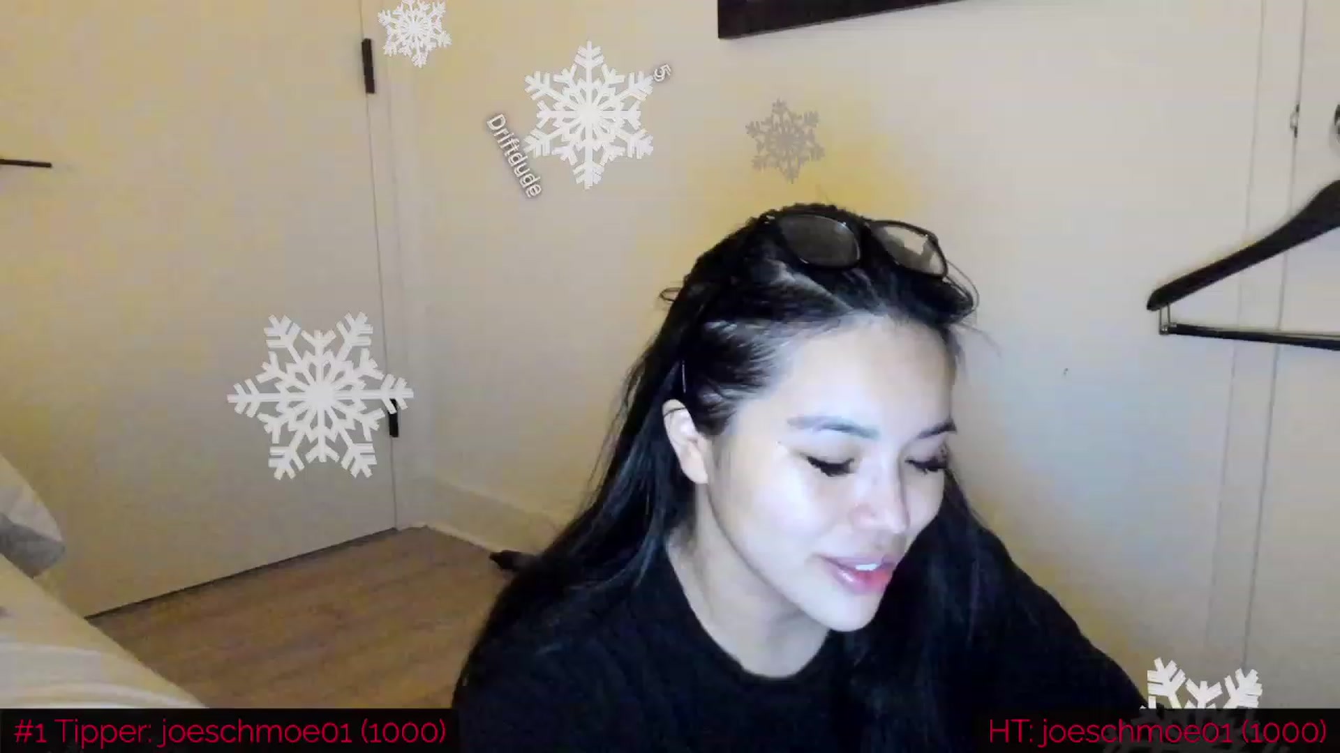 Gallery image thumbnail from DumplingHyuga's myfreecams stream on, 10/16/2023, 01:38 image 15 of 20