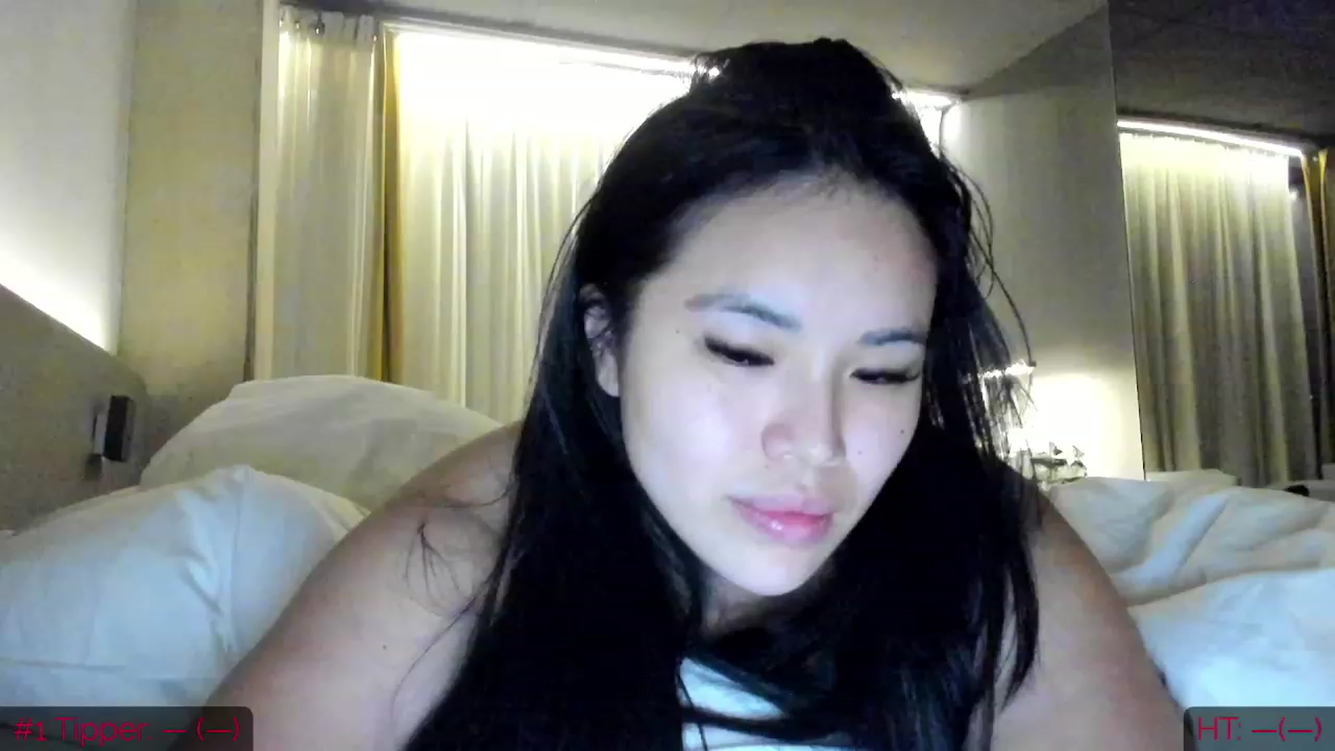 Gallery image thumbnail from DumplingHyuga's myfreecams stream on, 11/06/2023, 04:25 image 5 of 20