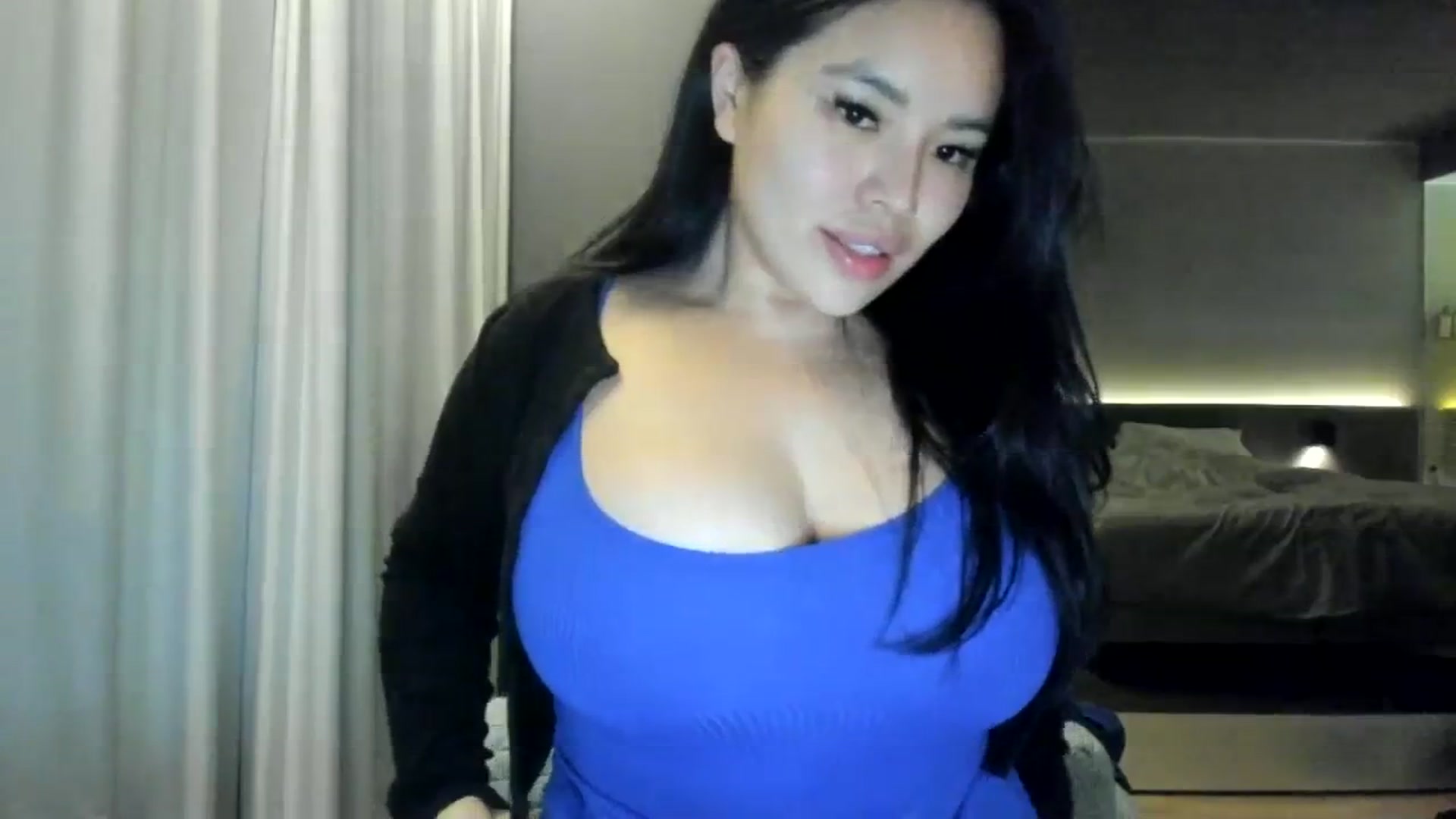 Gallery image thumbnail from DumplingHyuga's myfreecams stream on, 11/08/2023, 04:08 image 3 of 20