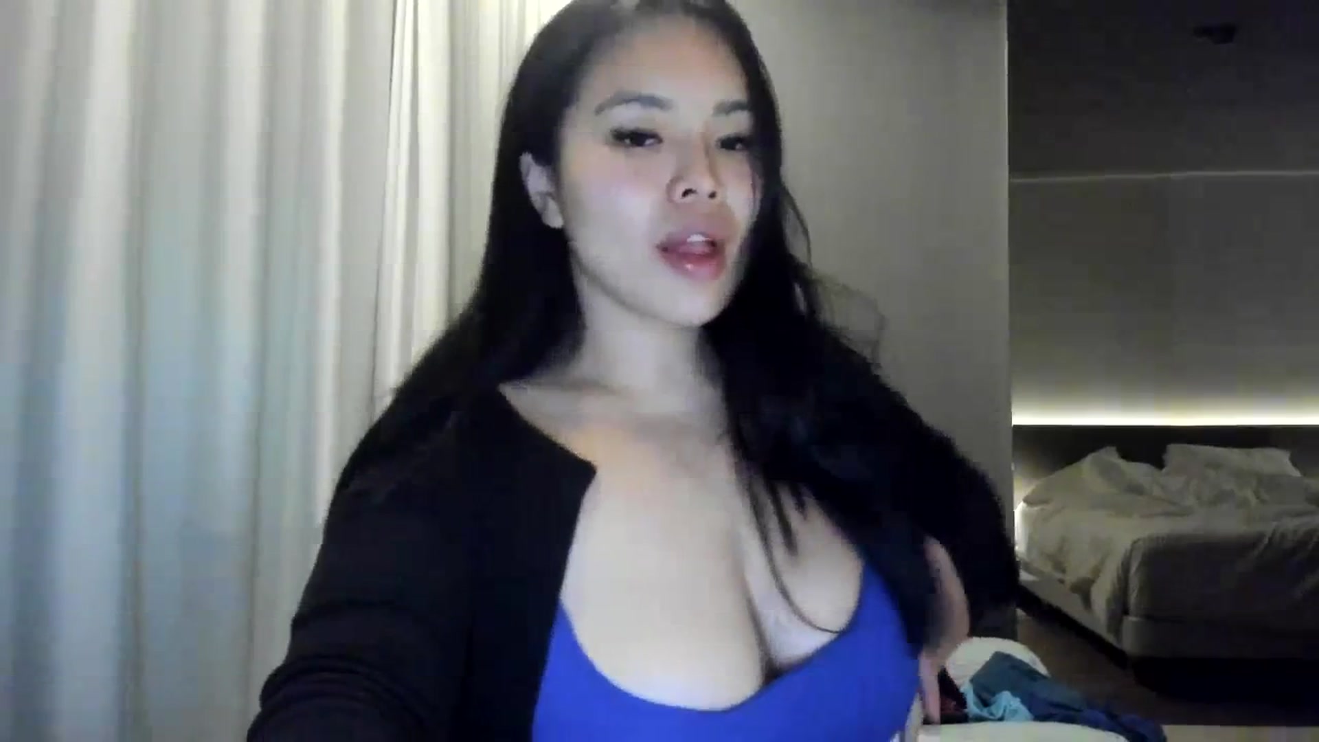 Gallery image thumbnail from DumplingHyuga's myfreecams stream on, 11/08/2023, 05:02 image 13 of 20