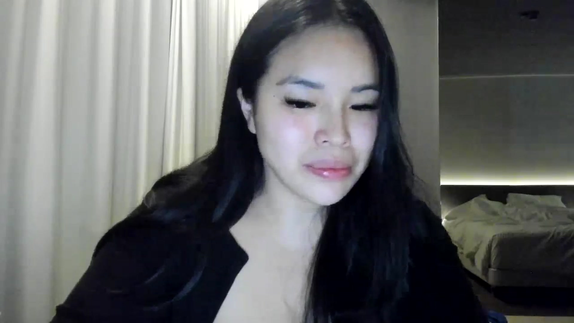 Gallery image thumbnail from DumplingHyuga's myfreecams stream on, 11/08/2023, 05:02 image 14 of 20