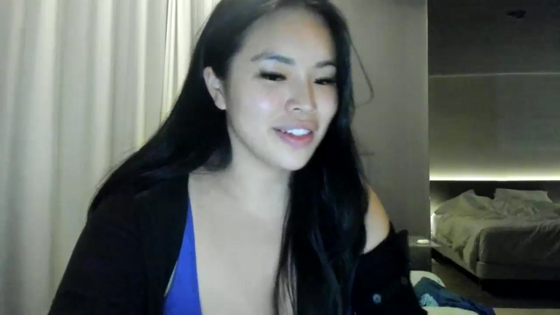 Gallery image thumbnail from DumplingHyuga's myfreecams stream on, 11/08/2023, 05:02 image 5 of 20