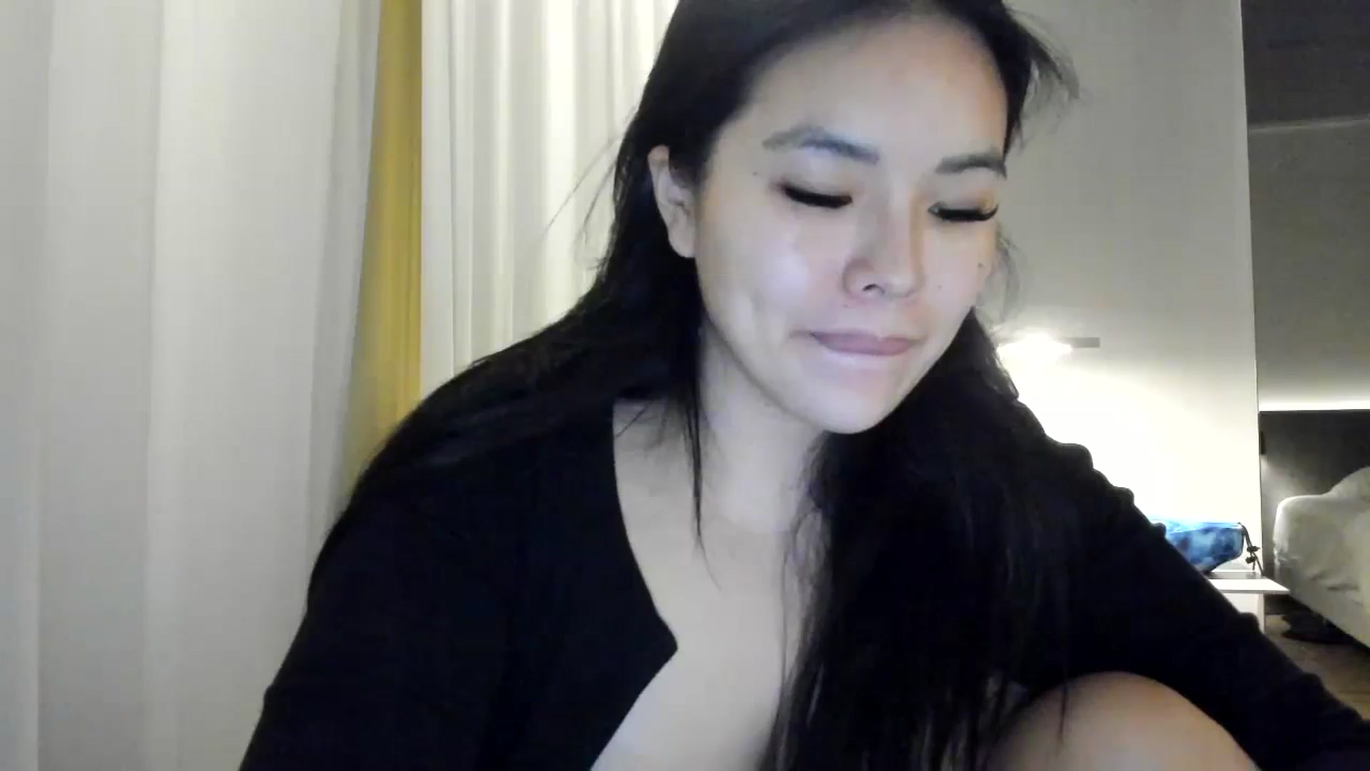 Gallery image thumbnail from DumplingHyuga's myfreecams stream on, 11/13/2023, 04:55 image 9 of 20