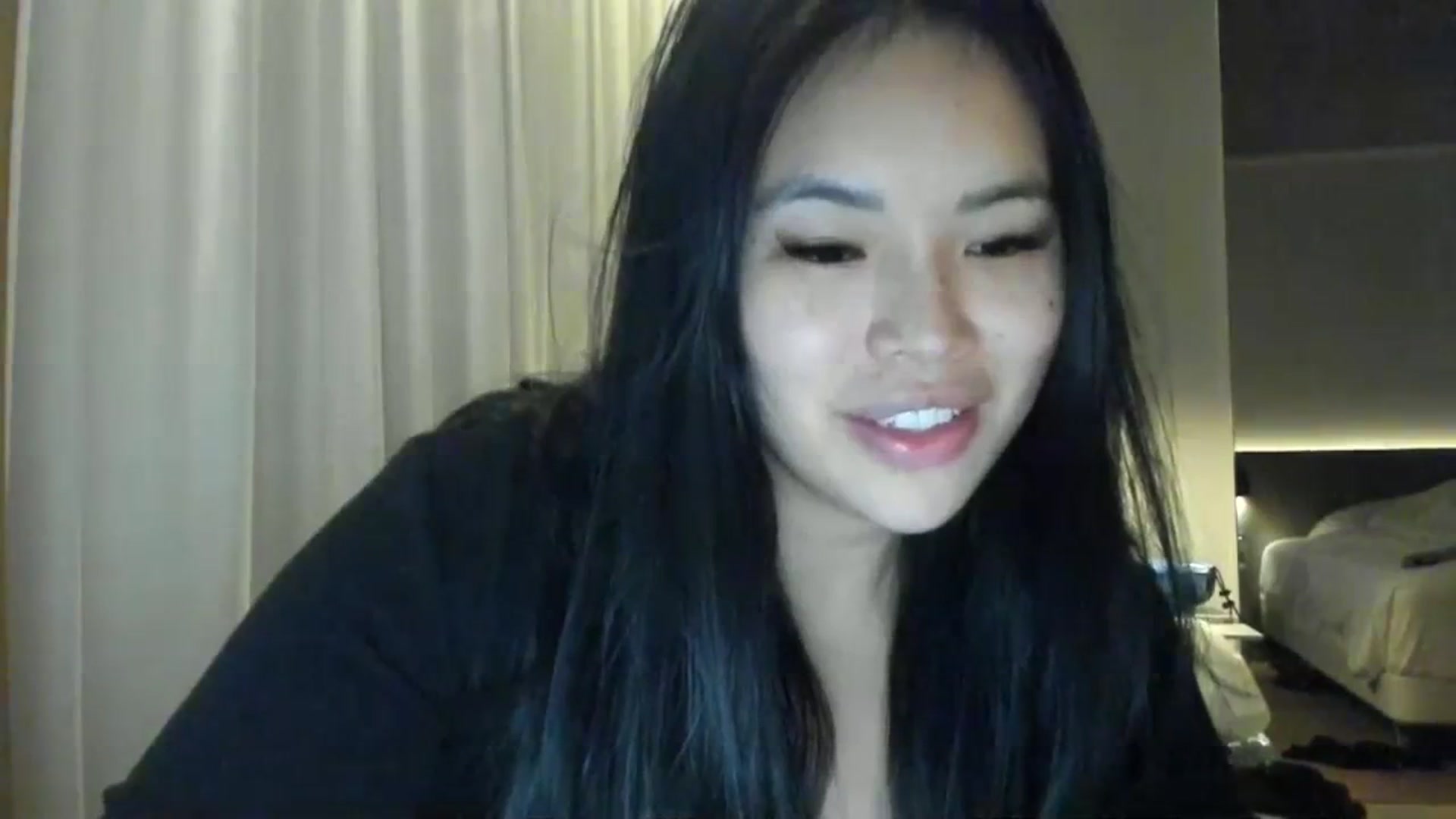Gallery image thumbnail from DumplingHyuga's myfreecams stream on, 11/14/2023, 07:27 image 19 of 20