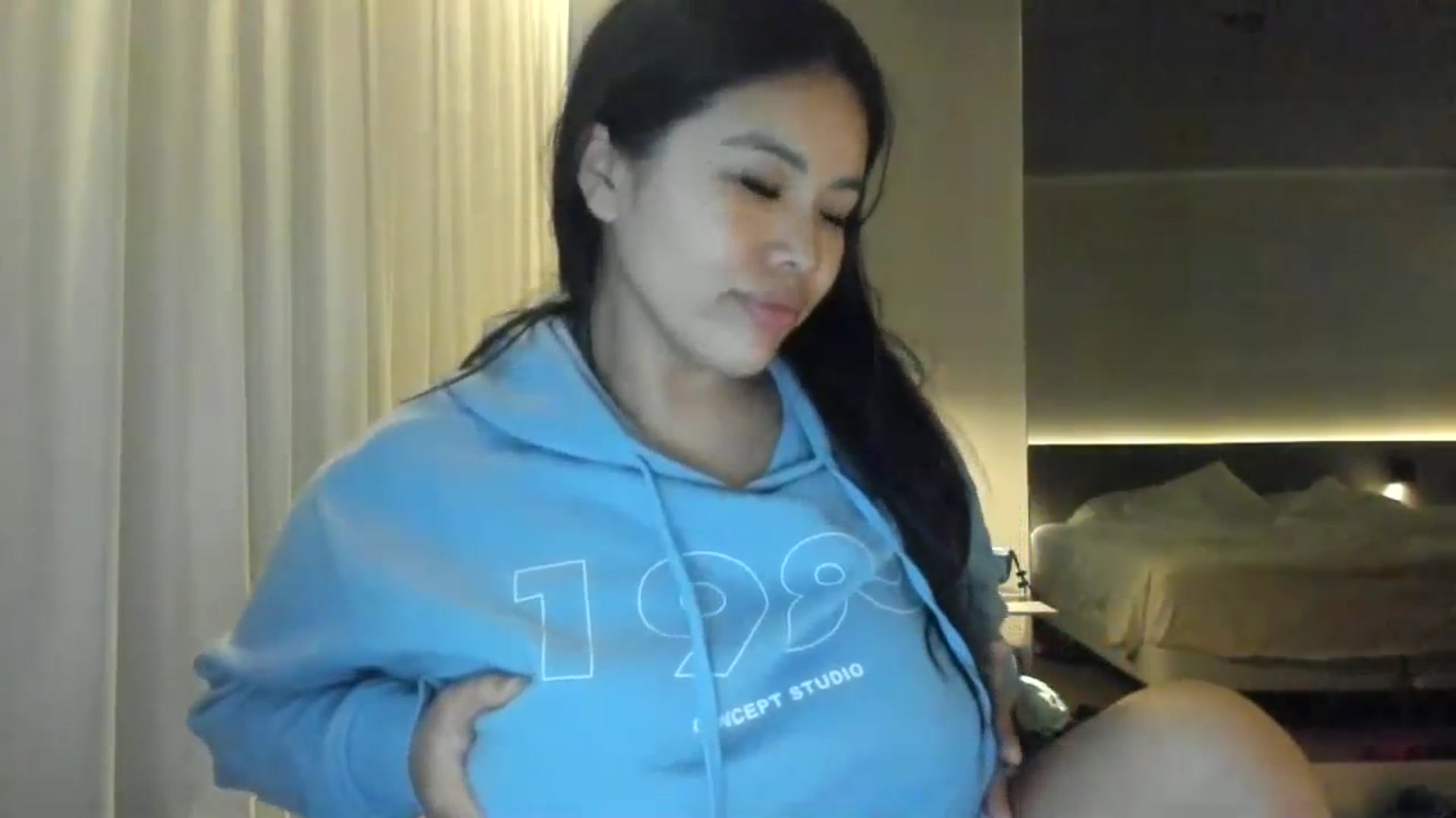 Gallery image thumbnail from DumplingHyuga's myfreecams stream on, 11/14/2023, 07:27 image 10 of 20