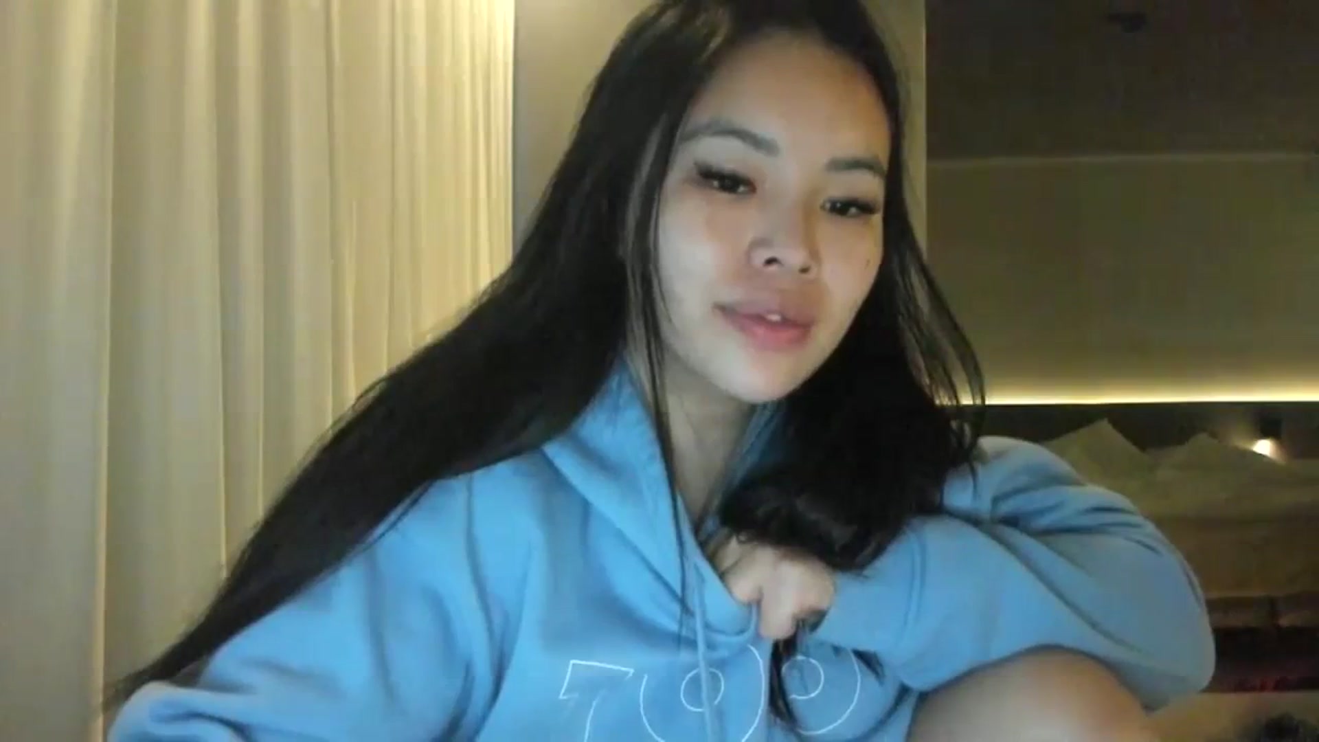 Gallery image thumbnail from DumplingHyuga's myfreecams stream on, 11/14/2023, 07:27 image 5 of 20