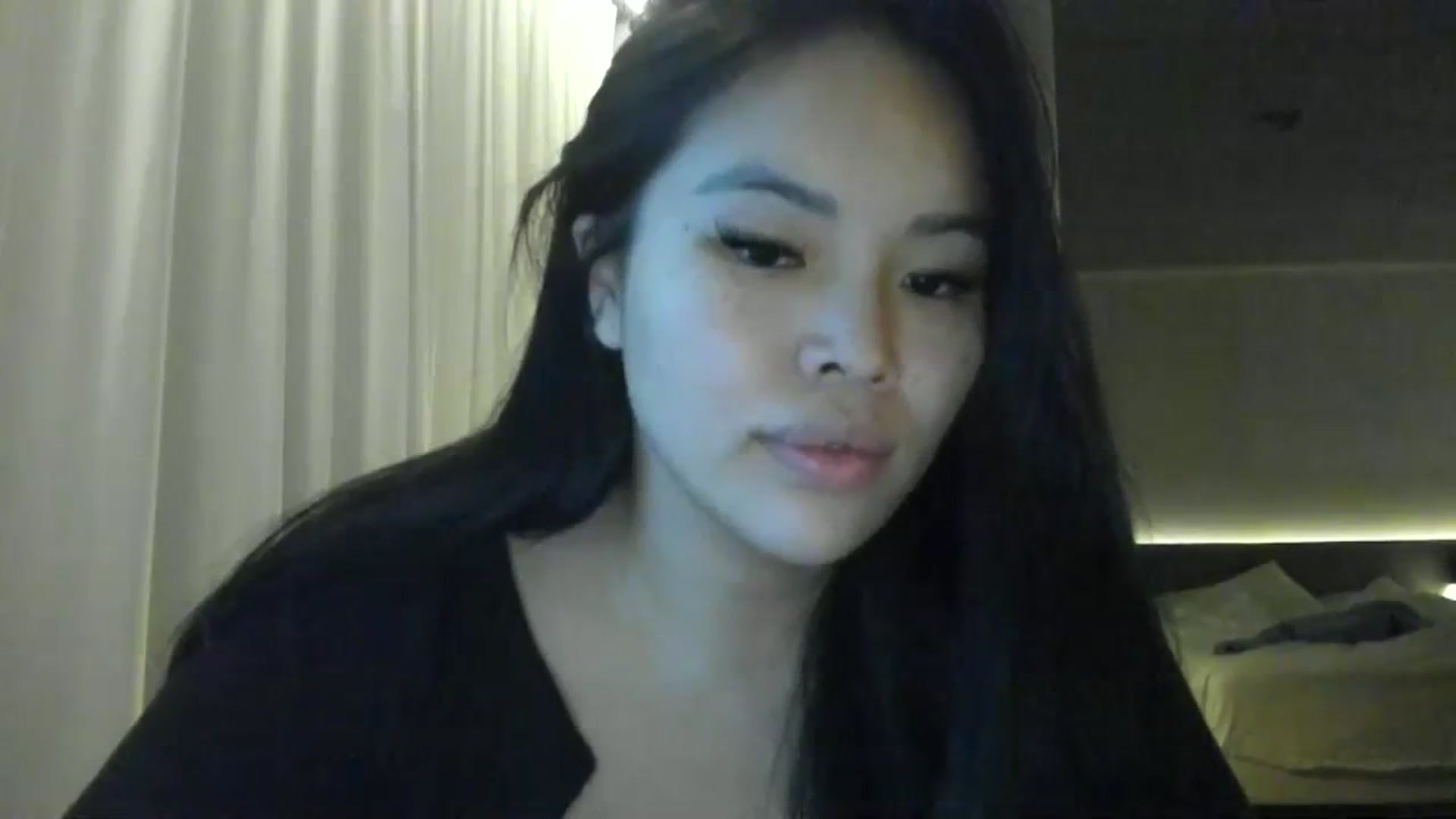 Gallery image thumbnail from DumplingHyuga's myfreecams stream on, 11/14/2023, 07:27 image 12 of 20