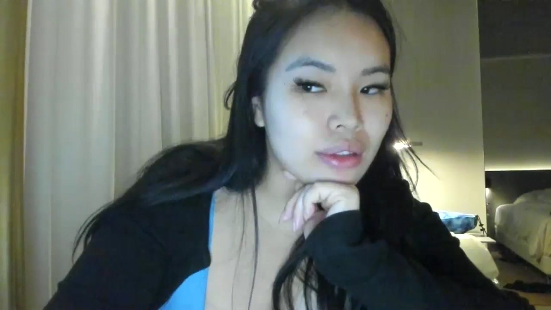 Gallery image thumbnail from DumplingHyuga's myfreecams stream on, 11/14/2023, 07:27 image 18 of 20