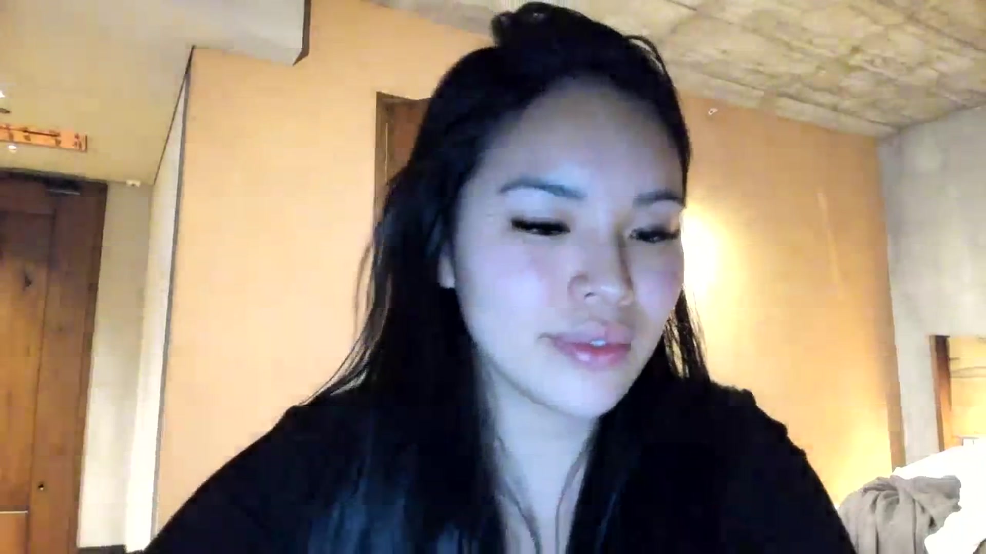 Gallery image thumbnail from DumplingHyuga's myfreecams stream on, 11/29/2023, 04:10 image 16 of 20