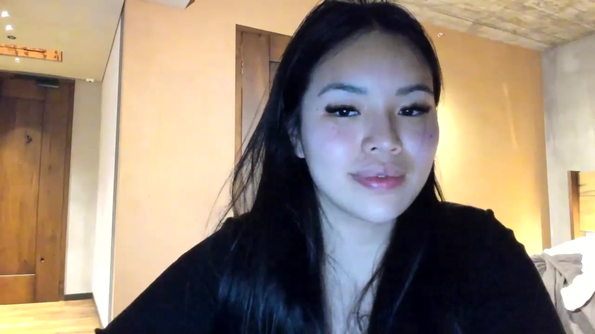 Gallery image thumbnail from DumplingHyuga's myfreecams stream on, 11/29/2023, 04:10 image 14 of 20