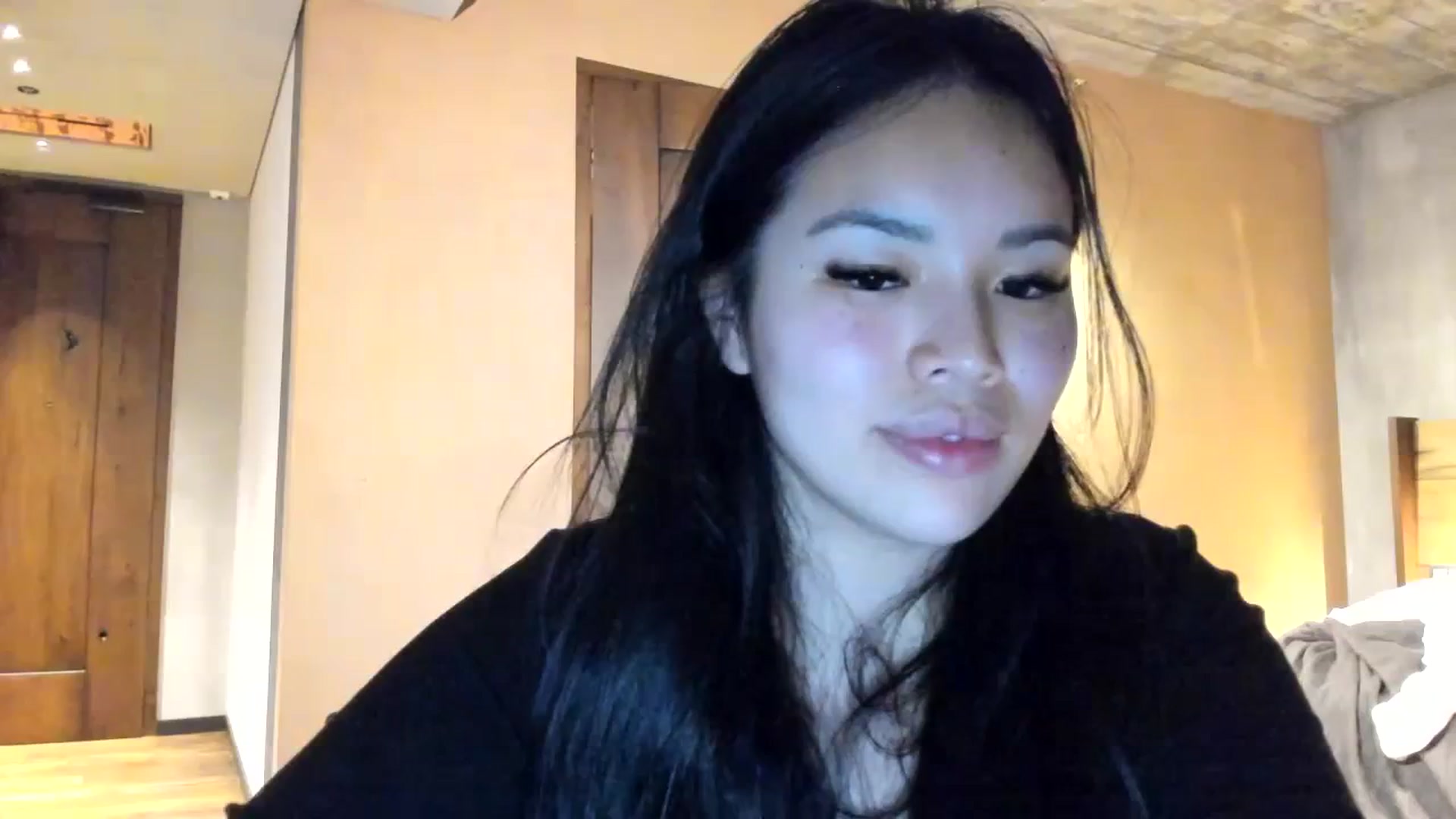 Gallery image thumbnail from DumplingHyuga's myfreecams stream on, 11/29/2023, 04:10 image 13 of 20