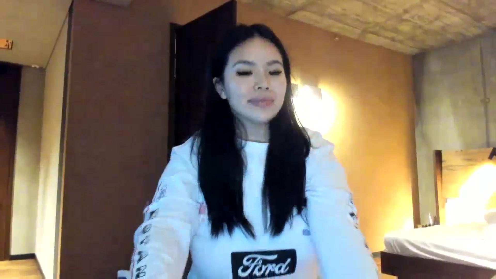 Gallery image thumbnail from DumplingHyuga's myfreecams stream on, 12/01/2023, 03:28 image 3 of 20