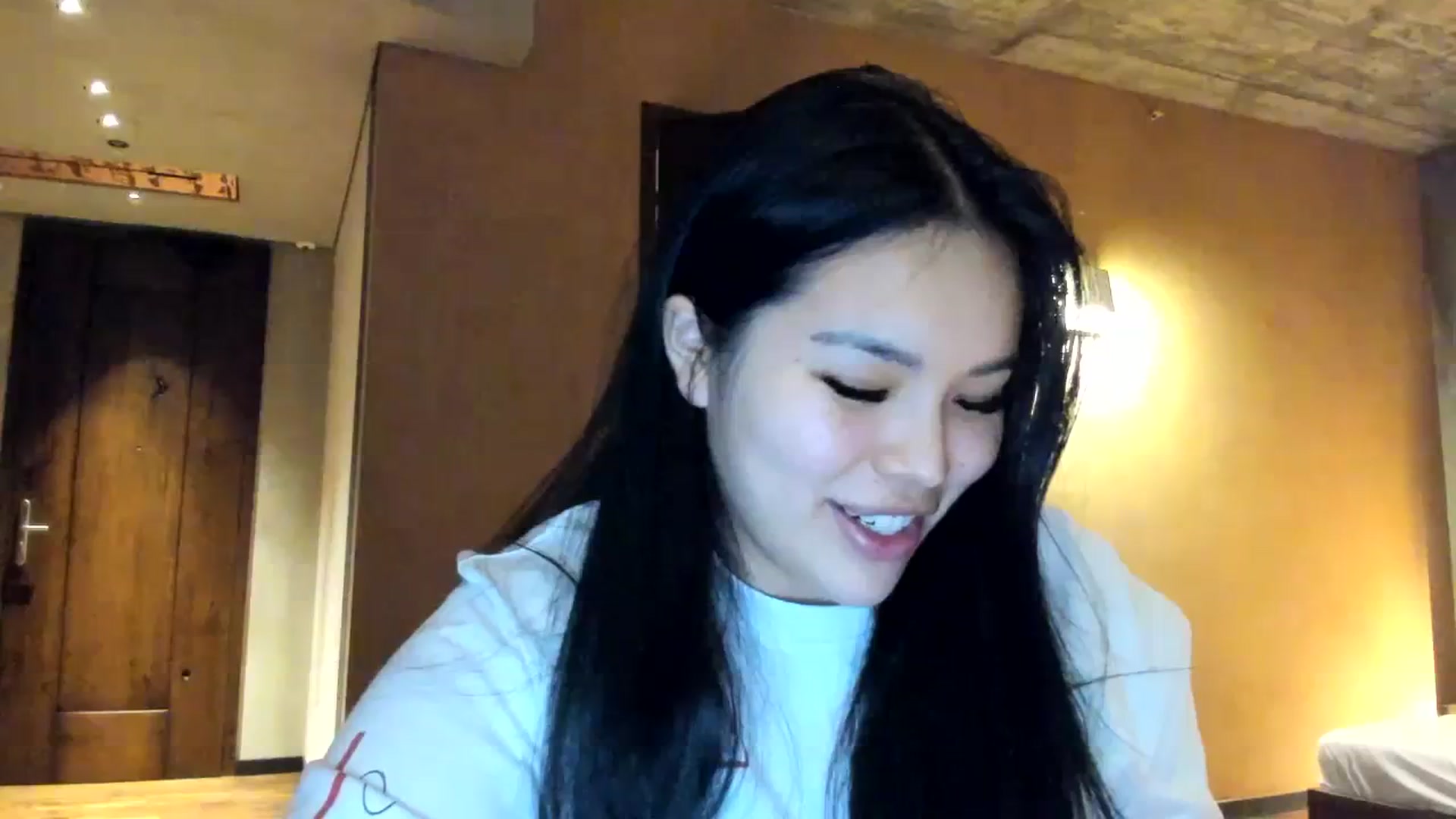 Gallery image thumbnail from DumplingHyuga's myfreecams stream on, 12/01/2023, 03:28 image 13 of 20