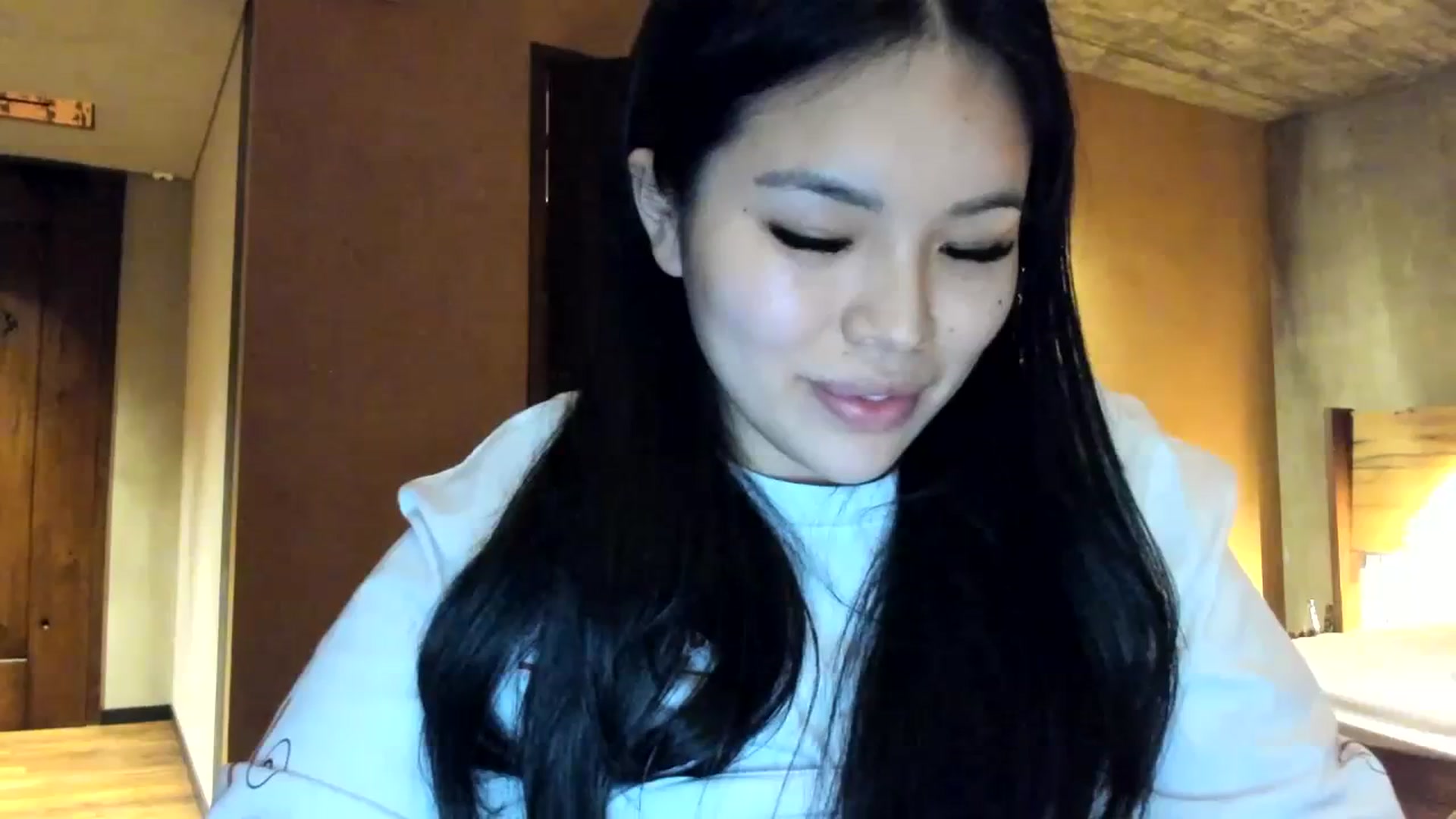 Gallery image thumbnail from DumplingHyuga's myfreecams stream on, 12/01/2023, 03:28 image 6 of 20